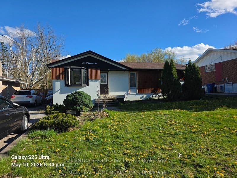 Photo of Parkview Crescent in Newmarket · Central Newmarket