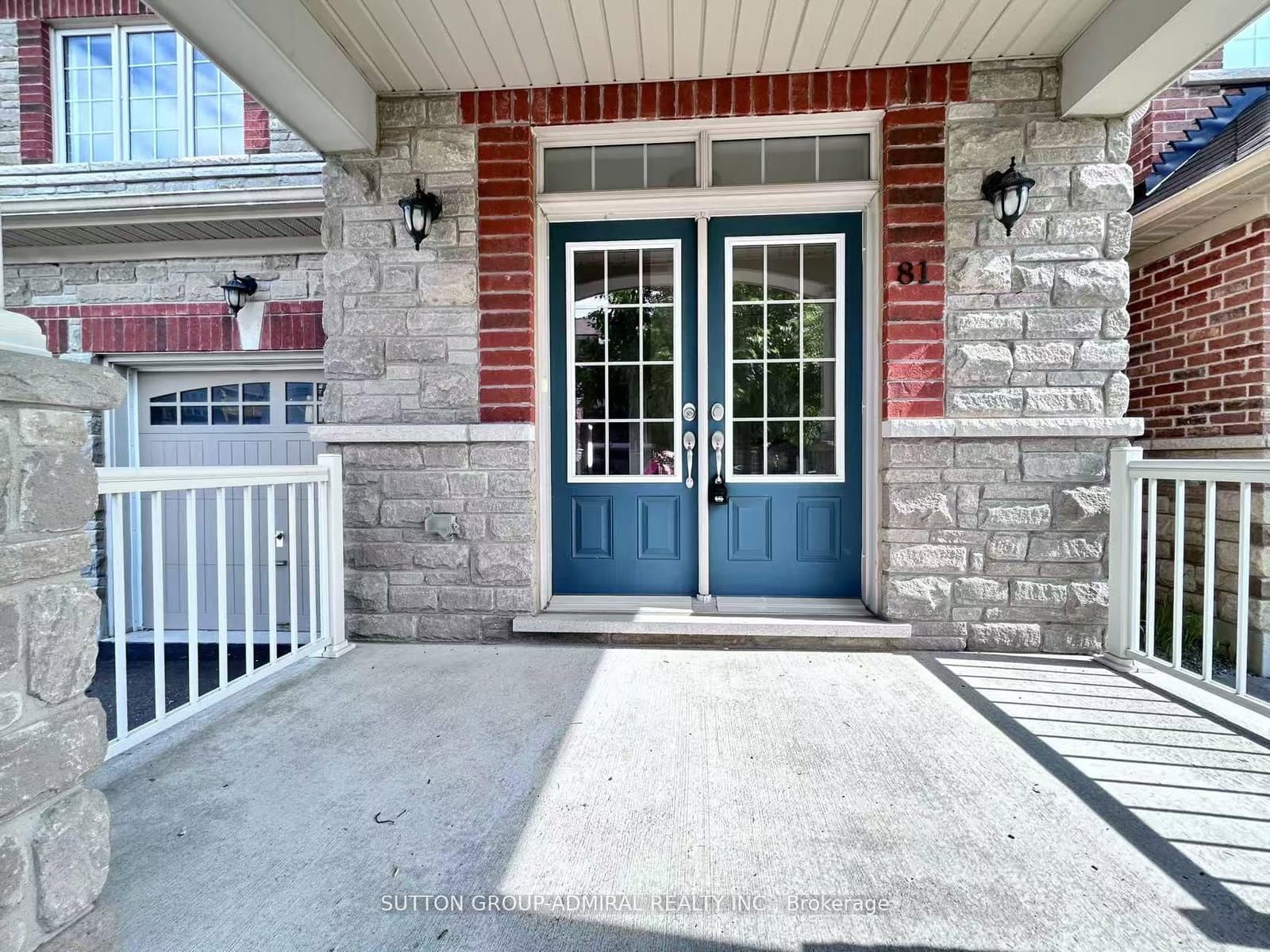 Livante Court in Markham · Victoria Square — photo 2