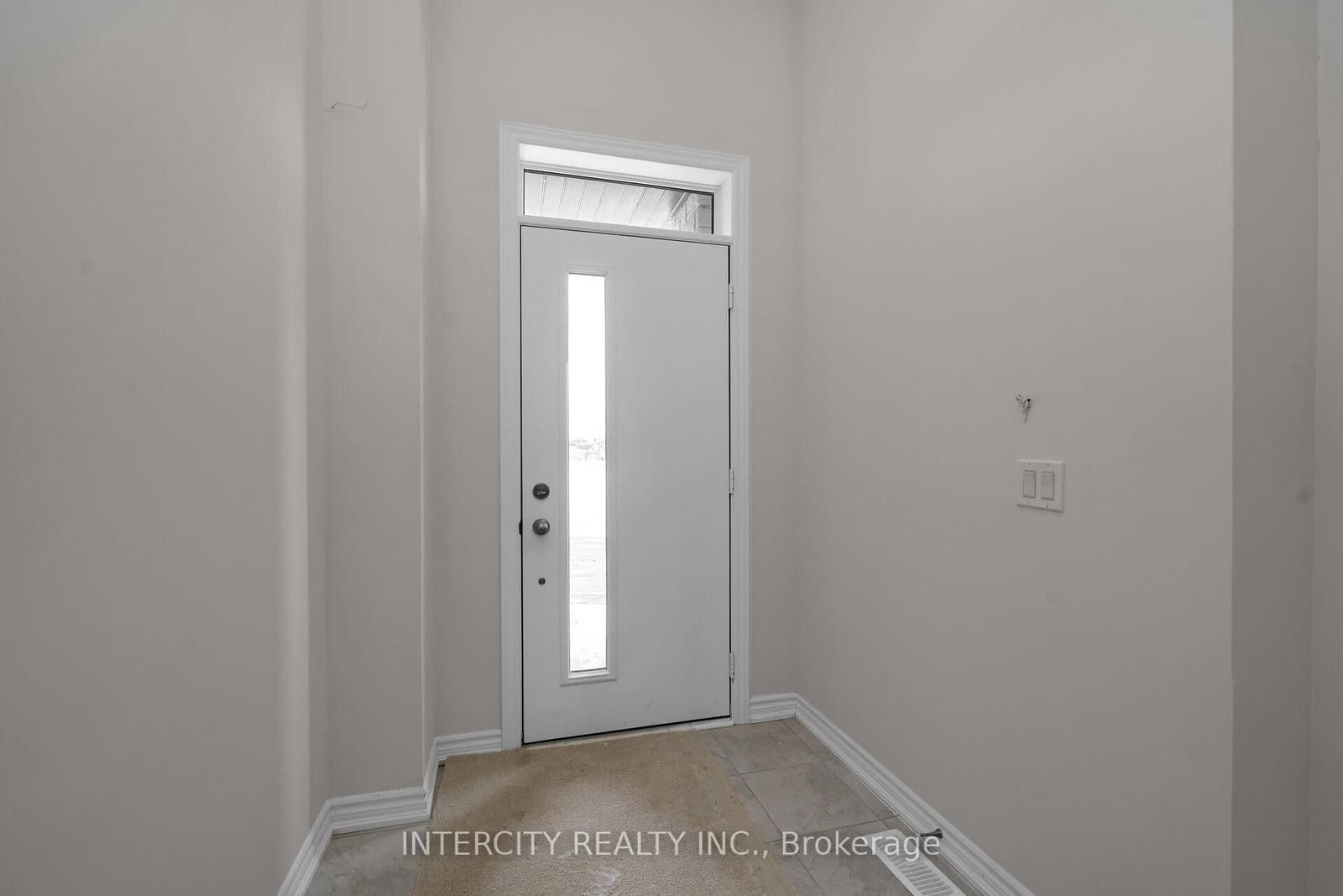 Radisson Street in Vaughan · Elder Mills — photo 2