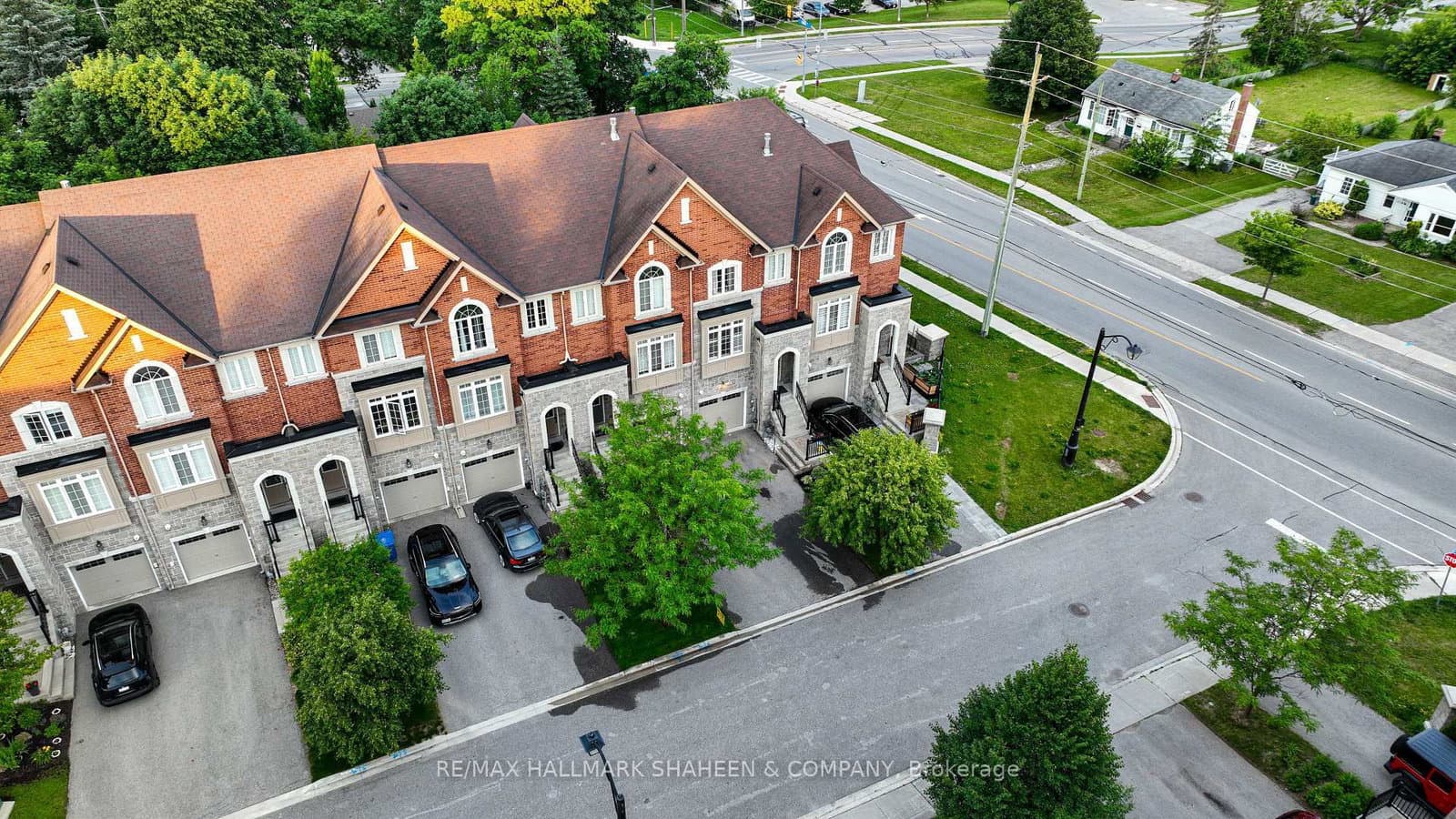 Appleton Court in Newmarket · Central Newmarket — photo 3