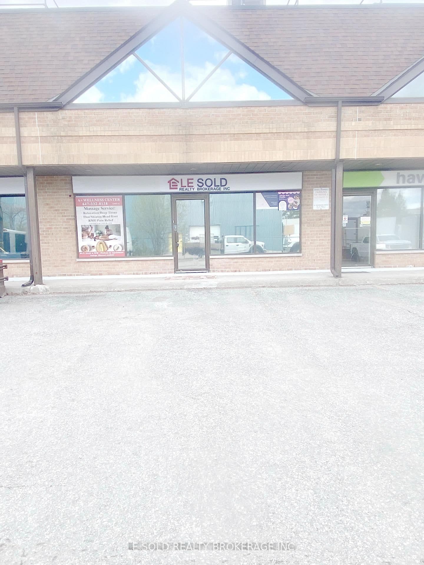 Ringwood Drive 4 - B, F & Warehouse in Whitchurch-Stouffville · Stouffville — photo 2