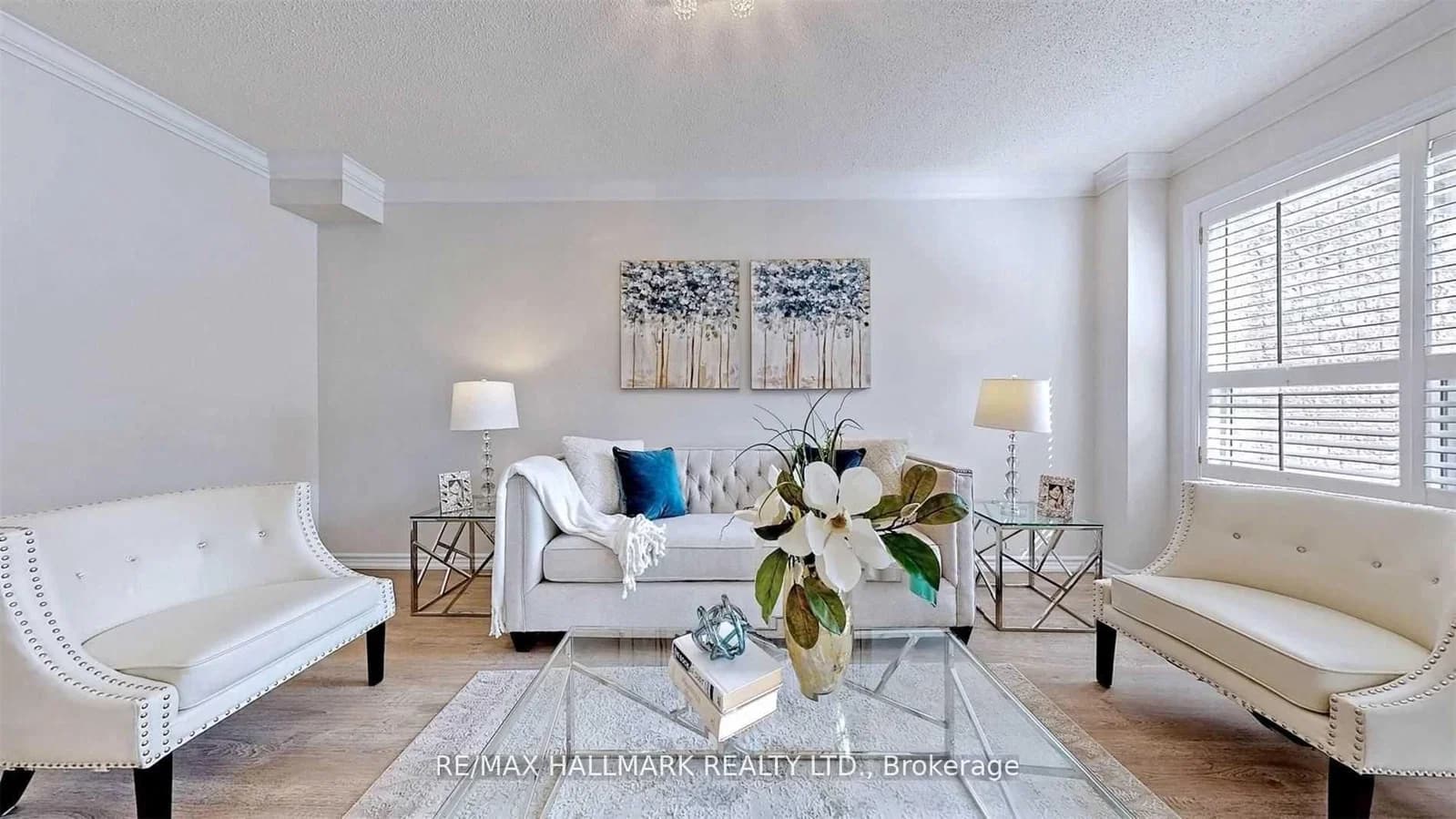 Silverdart Crescent in Richmond Hill · Oak Ridges — photo 2