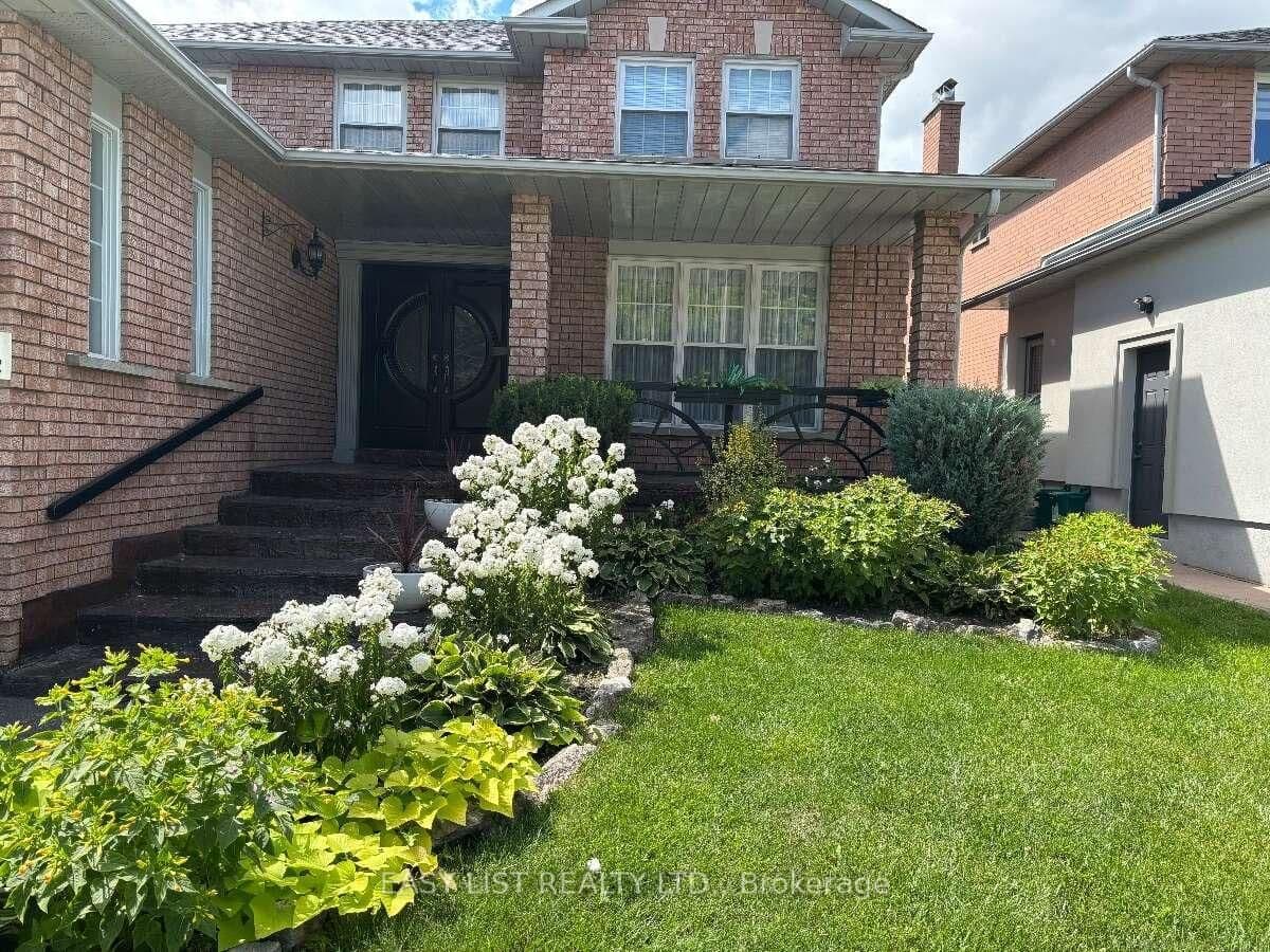 Photo of Gas Light Crescent in Vaughan · East Woodbridge