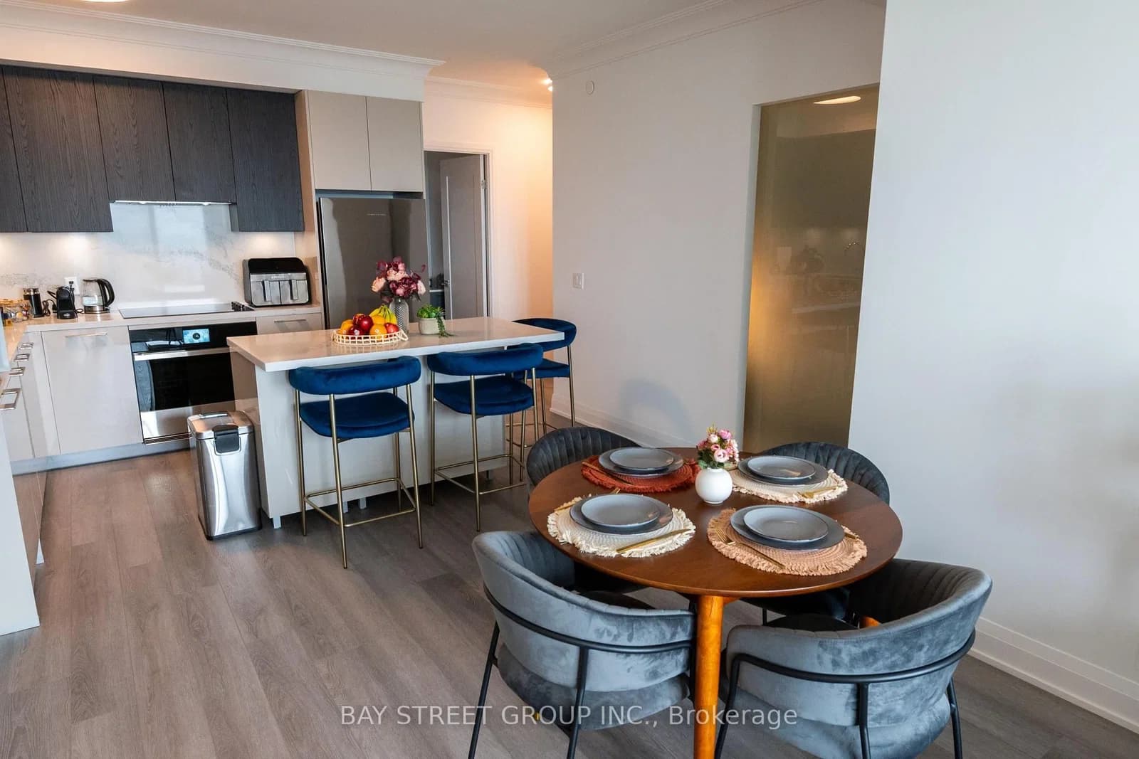 WATER WALK Drive 3207 in Markham · Unionville — photo 3