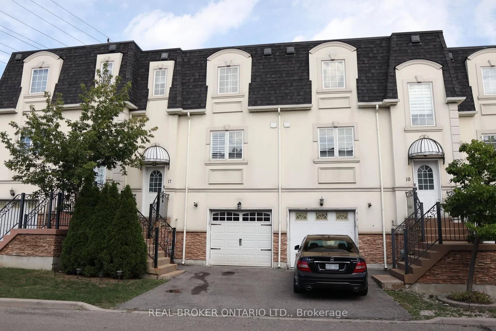 Photo of 16th Avenue in Richmond Hill · Langstaff