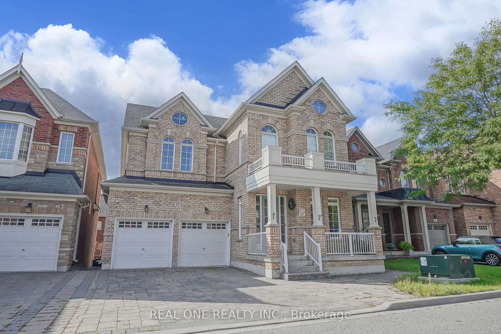 Busch Avenue in Markham · Berczy — photo 2