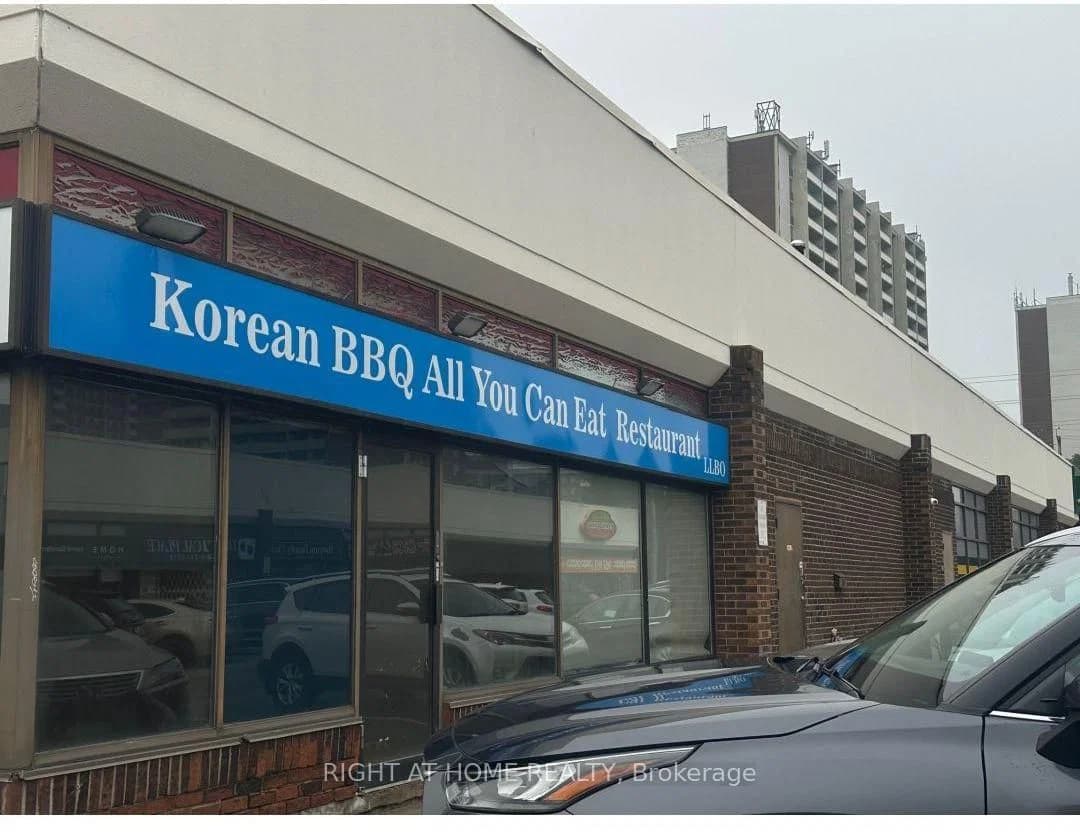 Steeles Avenue in Vaughan · Crestwood-Springfarm-Yorkhill — photo 2