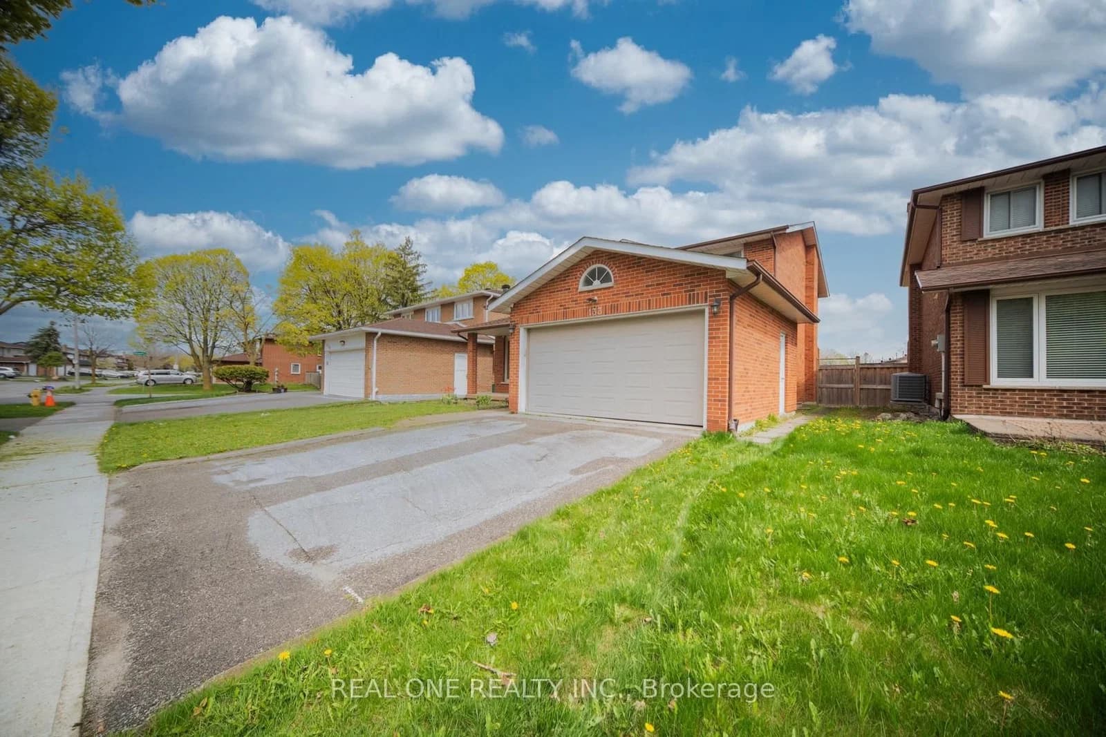 Risebrough Circuit in Markham · Milliken Mills West — photo 3