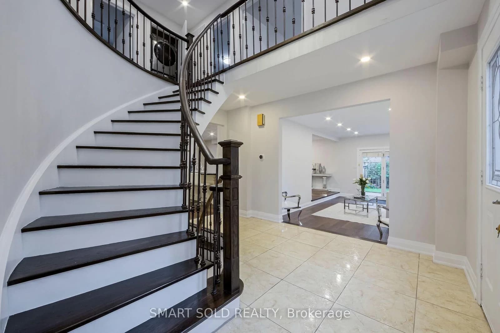 Tiffany Gate in Richmond Hill · South Richvale — photo 3