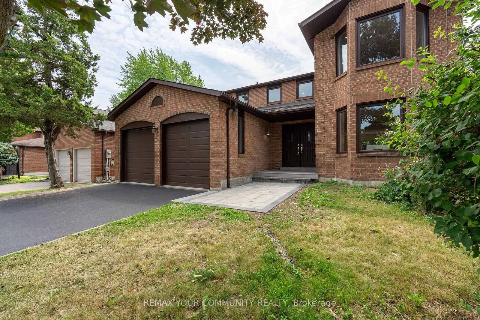 Houseman Crescent in Richmond Hill · North Richvale — photo 2