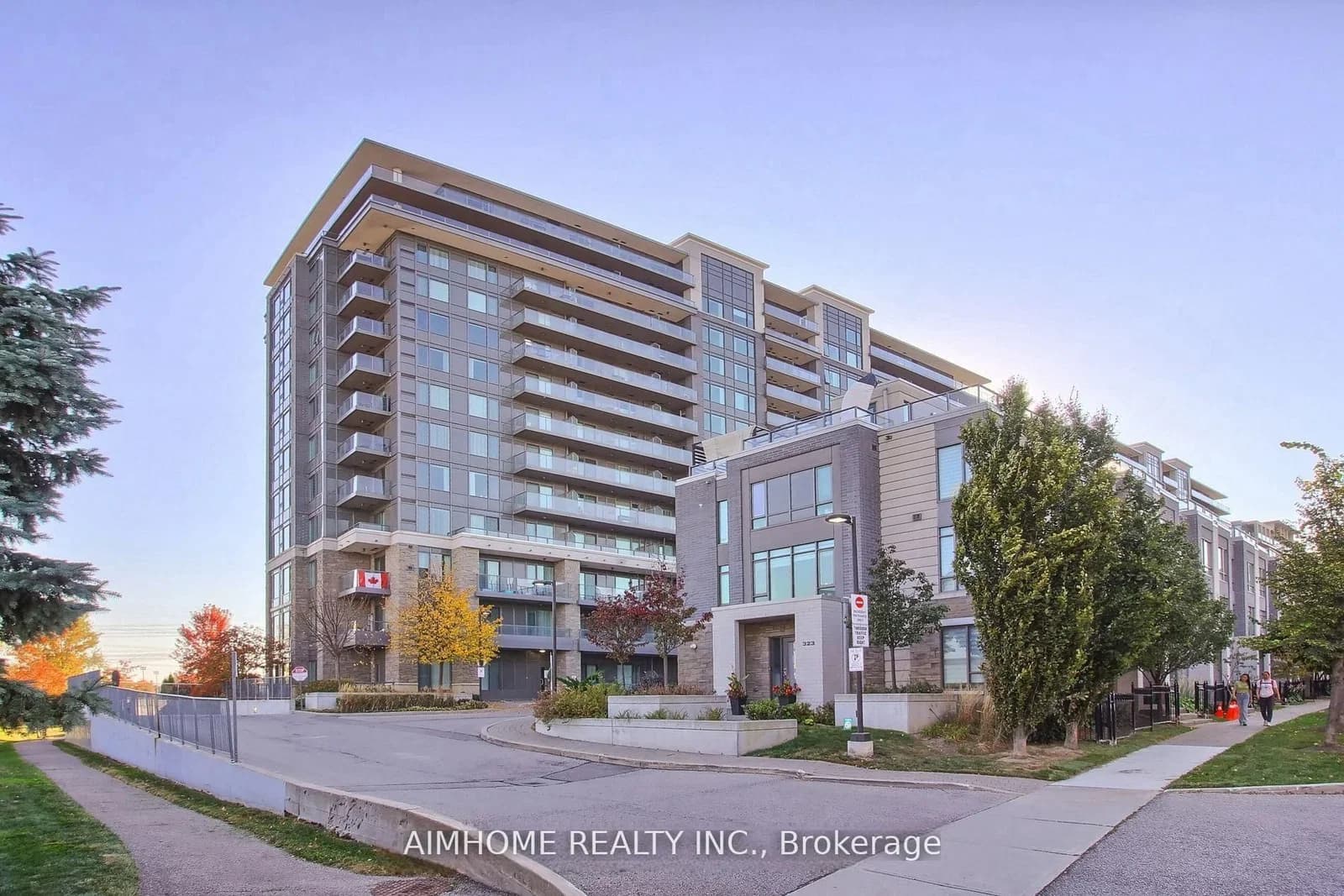 Photo of South Park Road in Markham · Commerce Valley