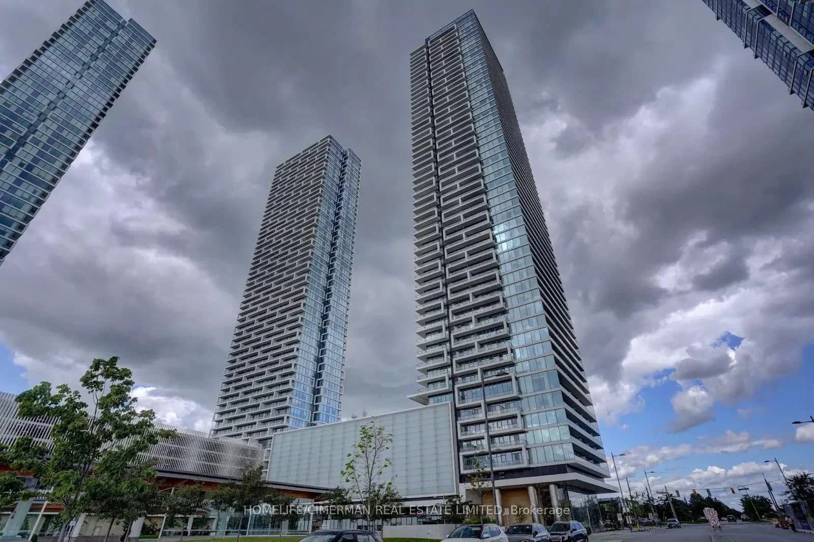 Photo of Portage Parkway in Vaughan · Vaughan Corporate Centre