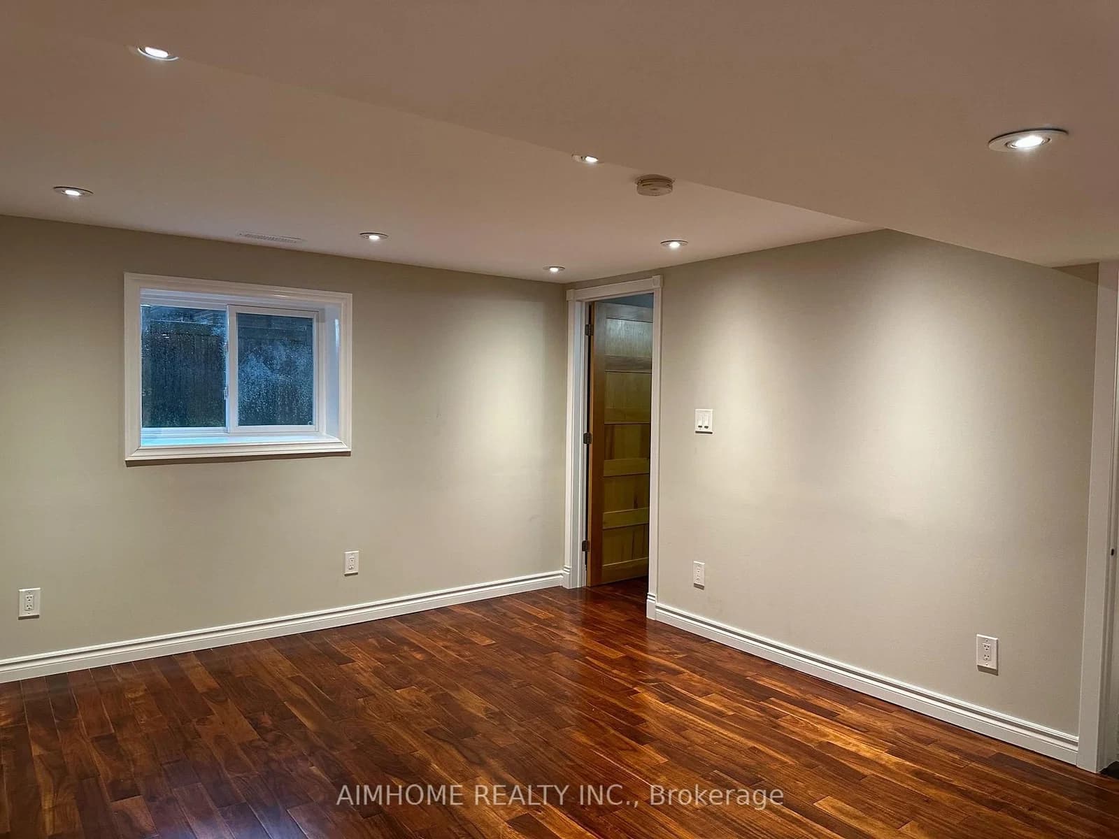 Royal Orchard BSMT Unit Boulevard in Markham · Thornhill — photo 3