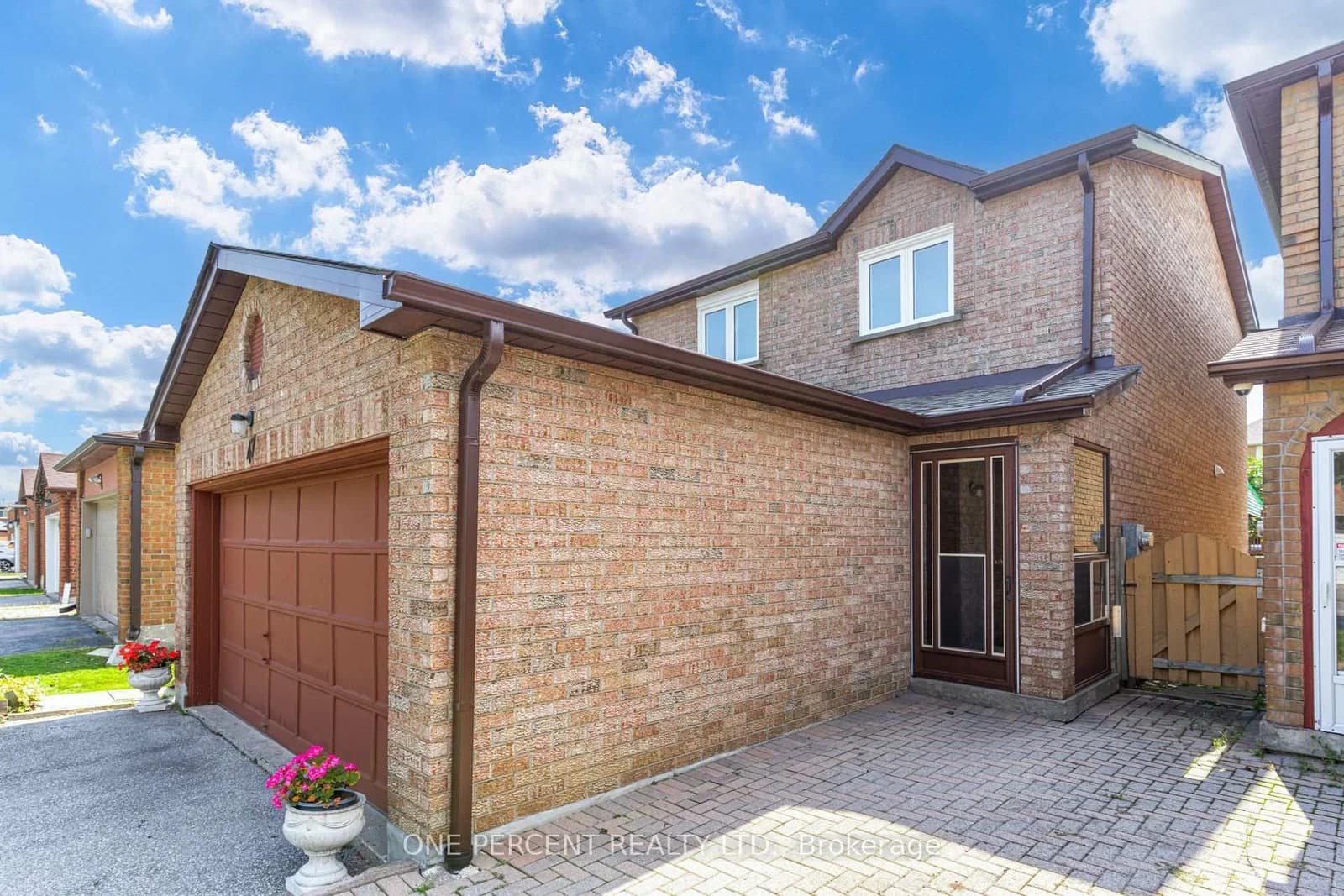 Hendon Road in Markham · Milliken Mills East — photo 3