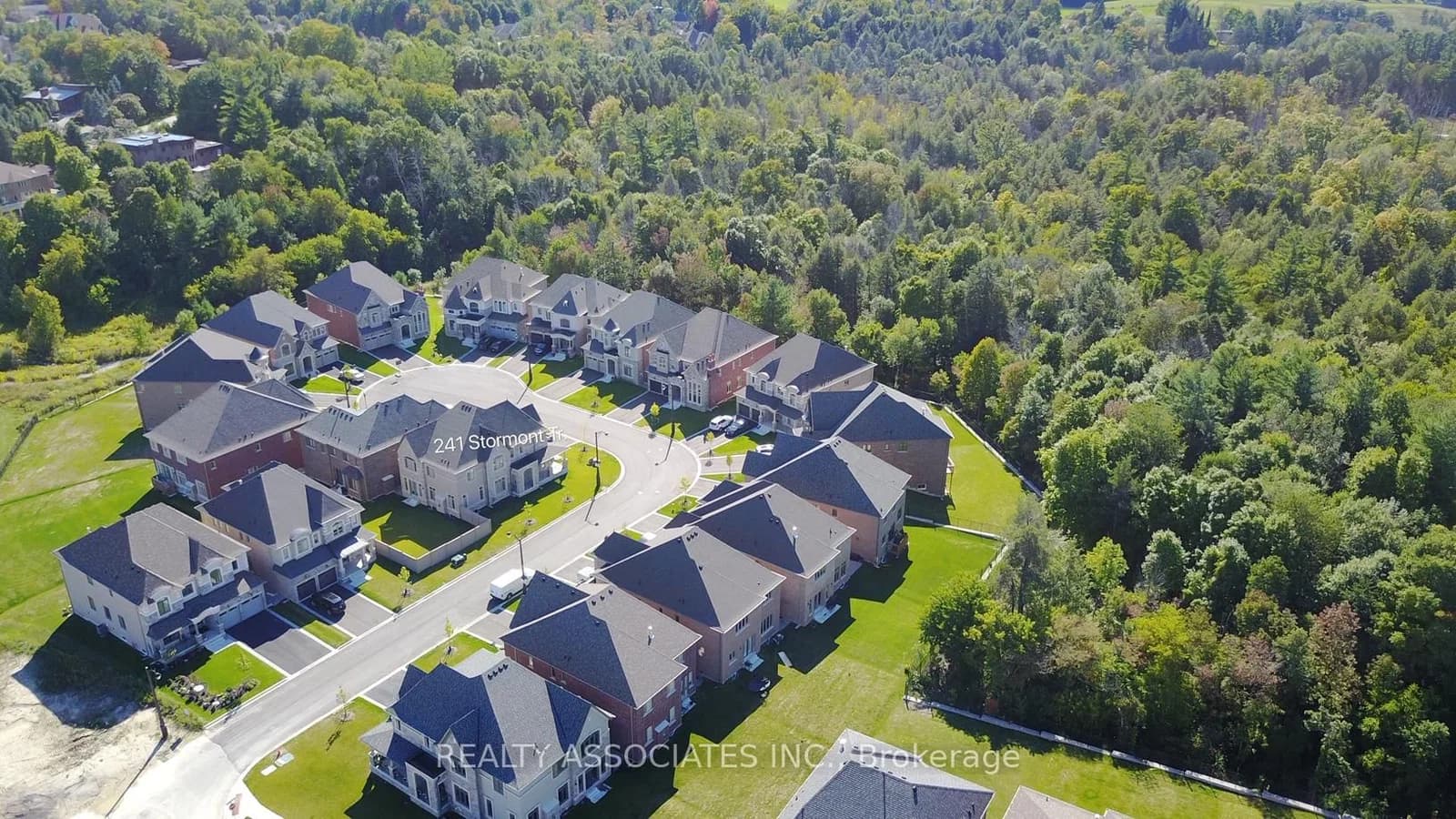 Photo of Stormont Trail in Vaughan · Vellore Village