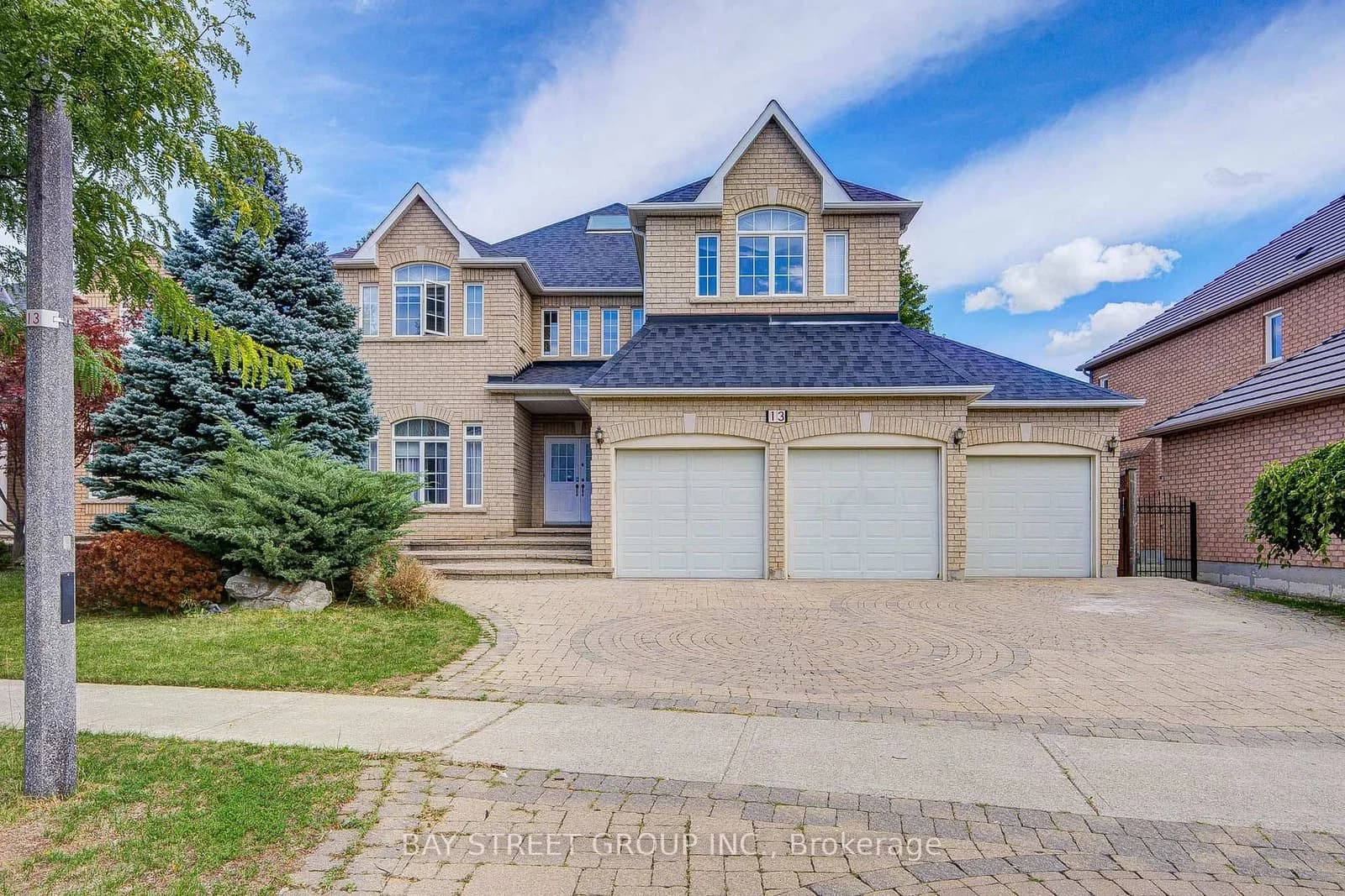 Pembrooke Road in Markham · Cachet — photo 2