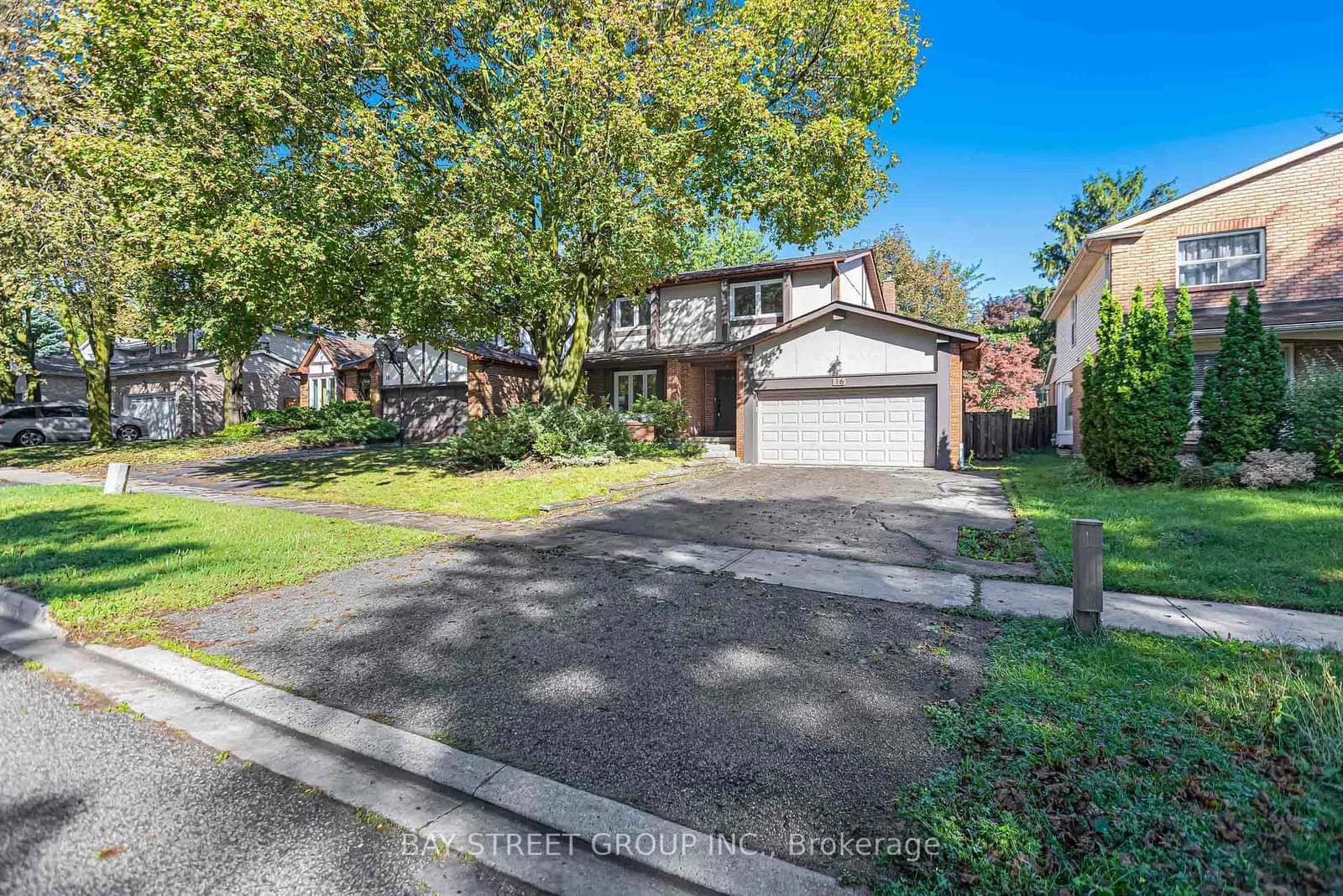 Innisbrook Crescent in Markham · Aileen-Willowbrook — photo 2