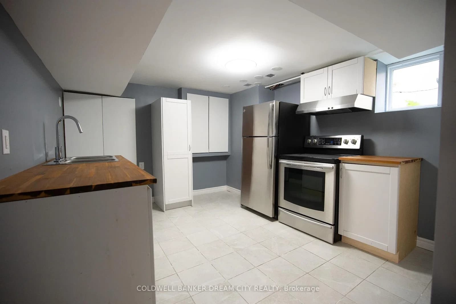 Elm Grove Avenue, #(BSMT) in Richmond Hill · Oak Ridges — photo 2