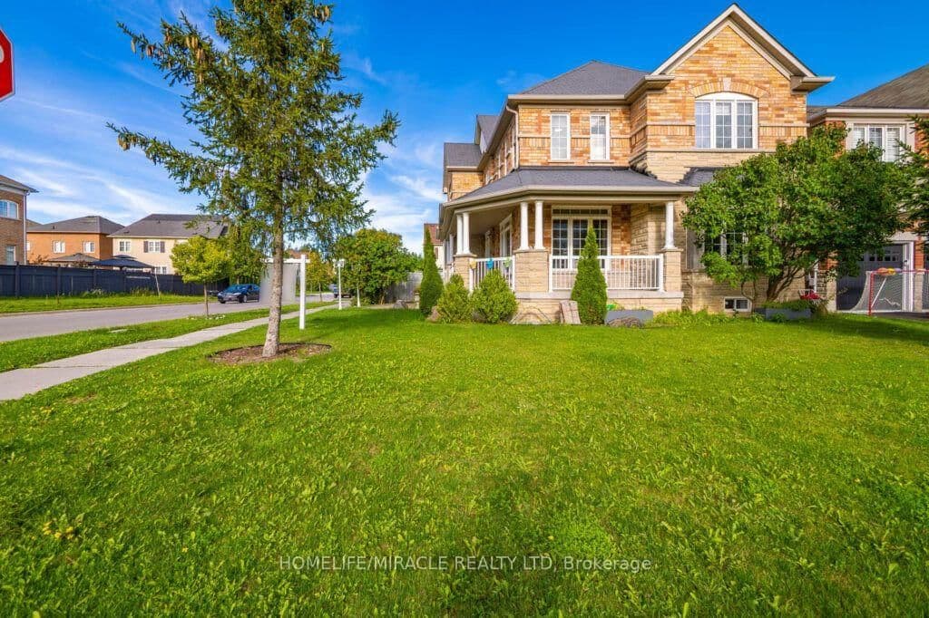 Photo of Vipond Way in Bradford West Gwillimbury · Bradford