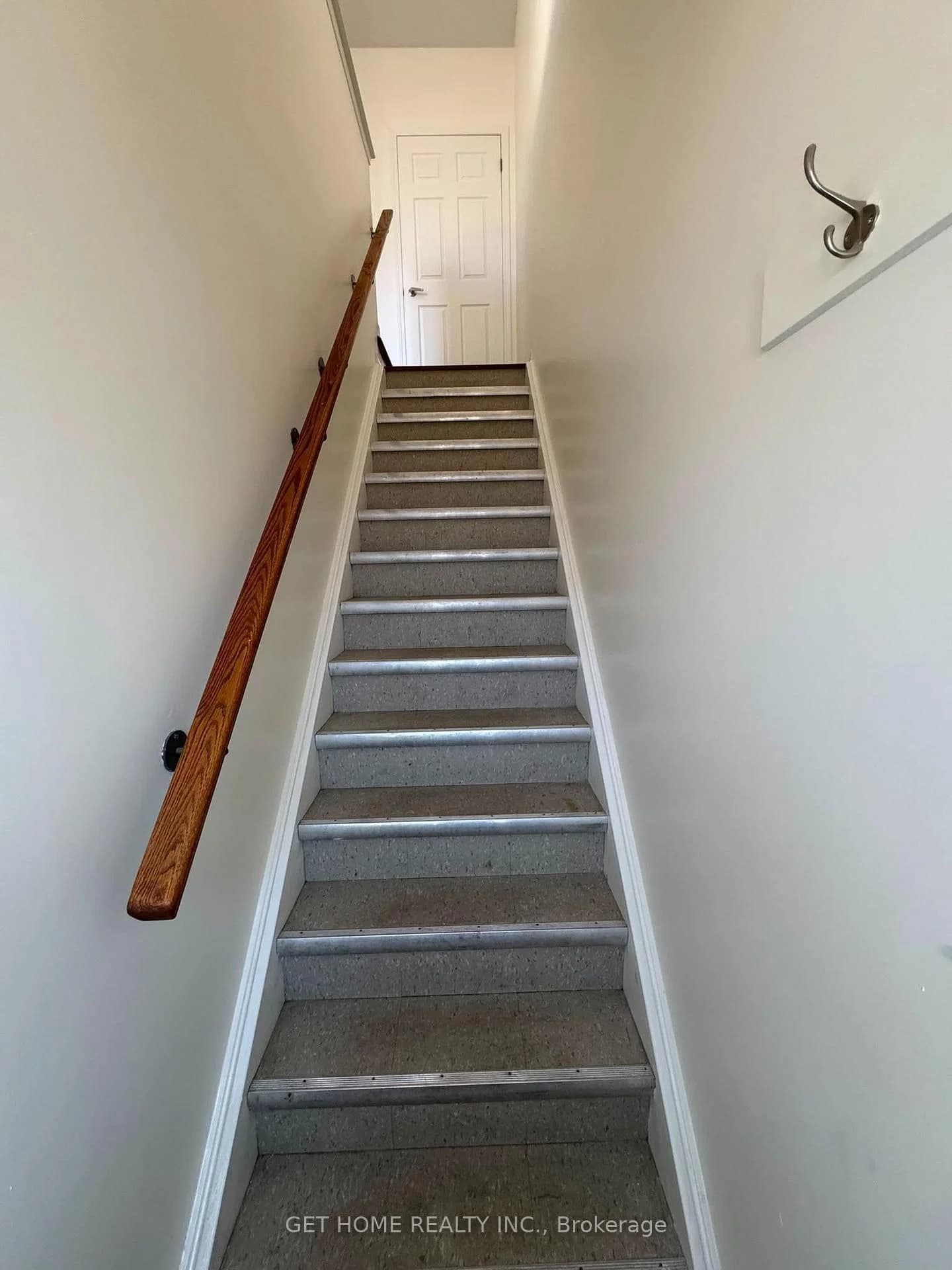 Raven Cross Avenue house in Markham · Cornell — photo 2