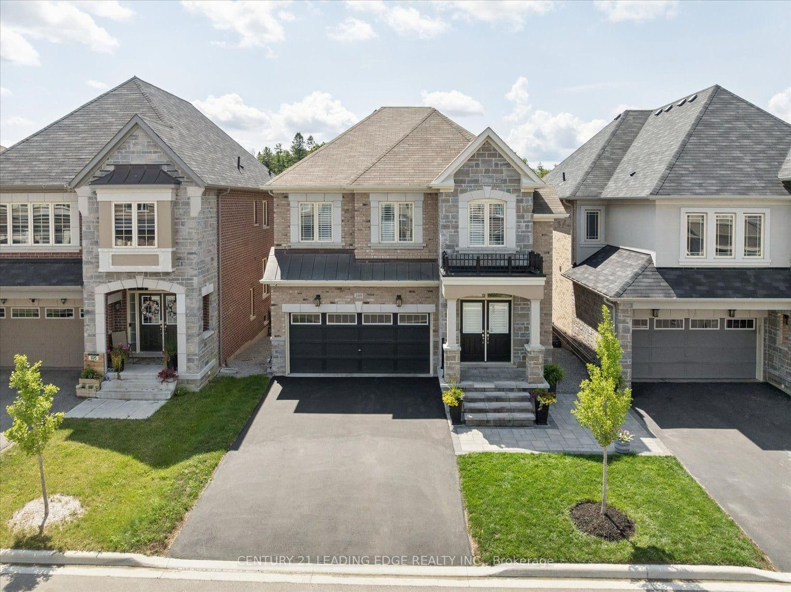 Photo of Ben Sinclair Avenue in East Gwillimbury · Queensville