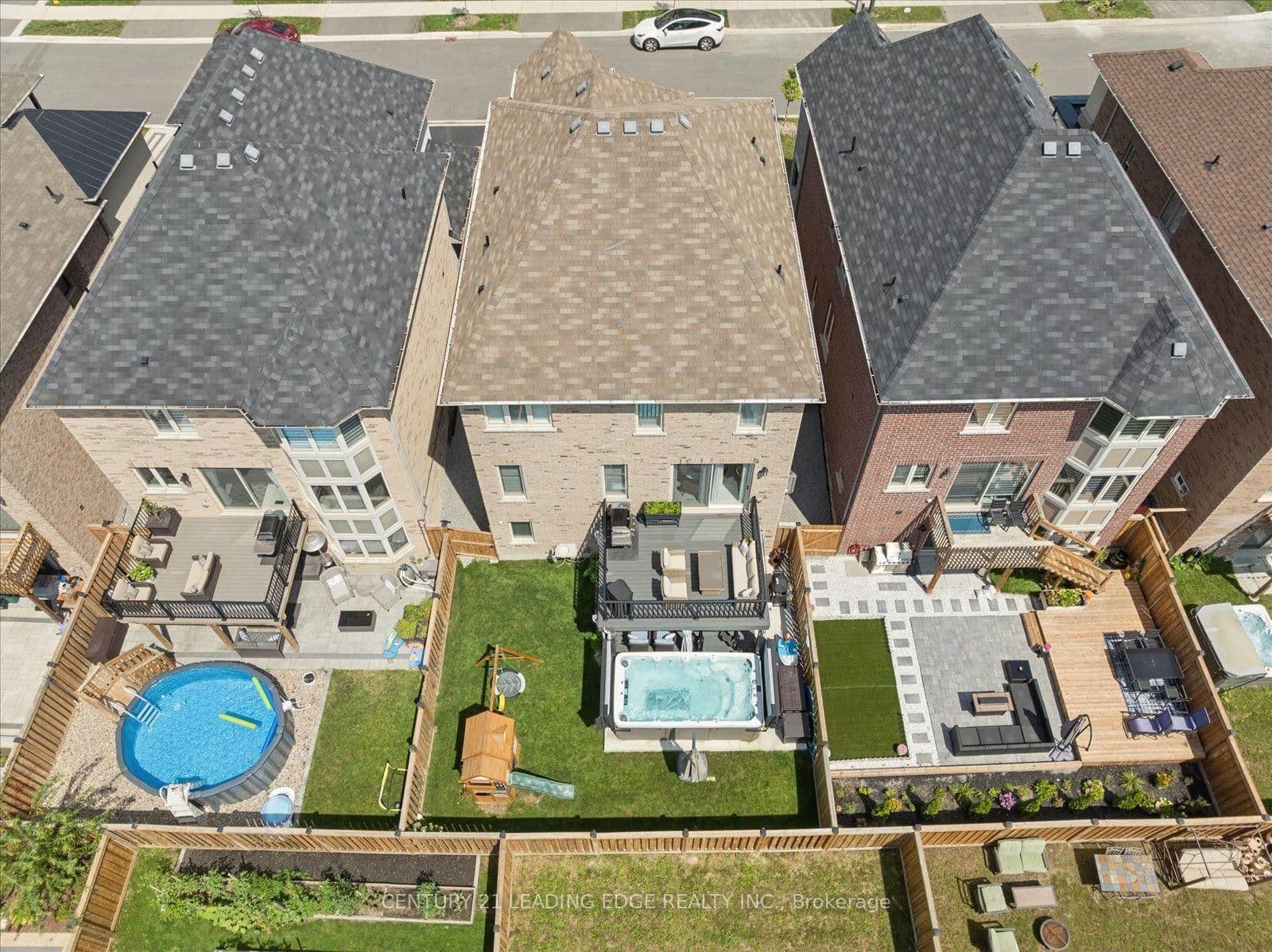 Ben Sinclair Avenue in East Gwillimbury · Queensville — photo 2