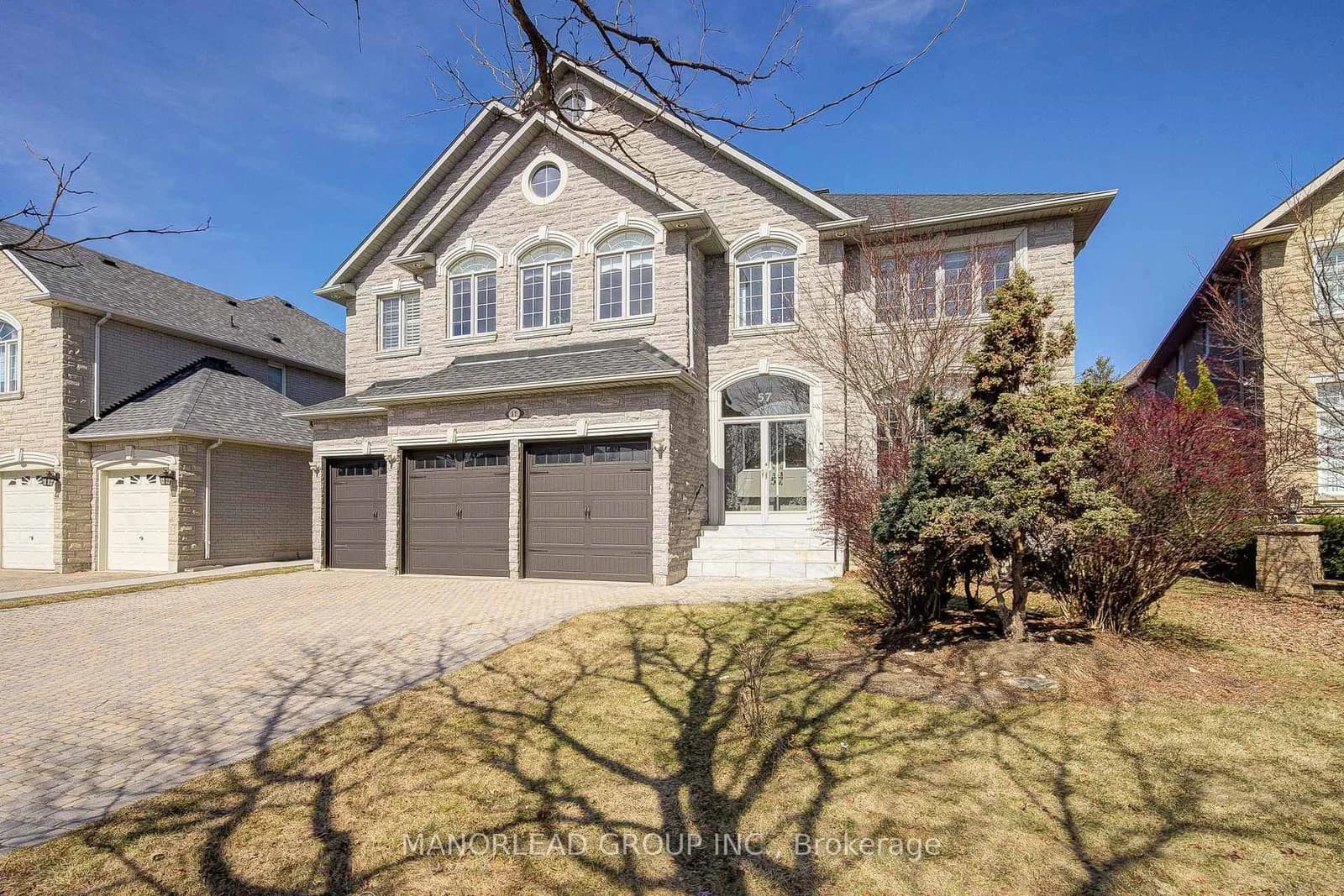 Frybrook Crescent in Richmond Hill · Bayview Hill — photo 2
