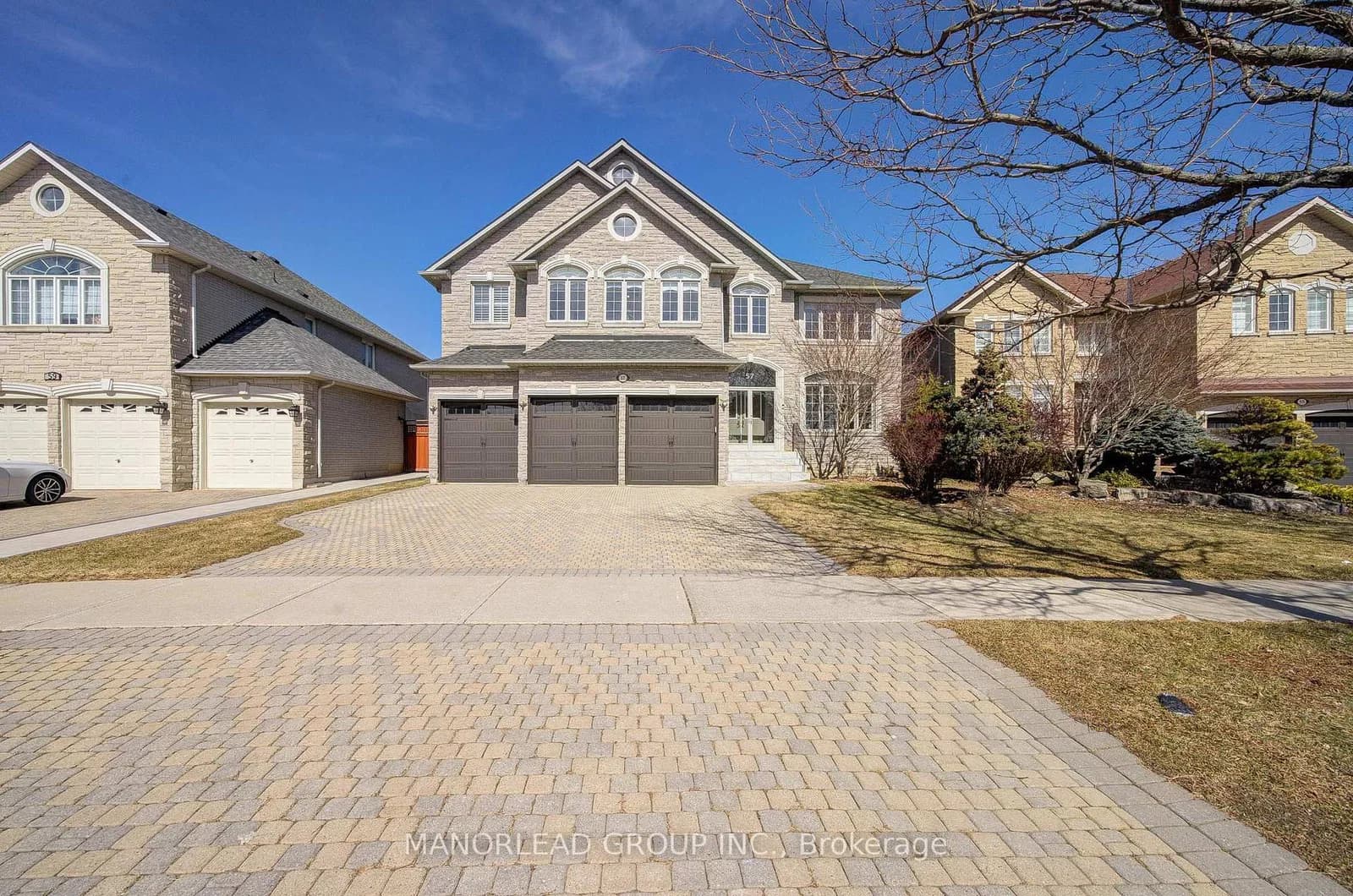 Frybrook Crescent in Richmond Hill · Bayview Hill — photo 3