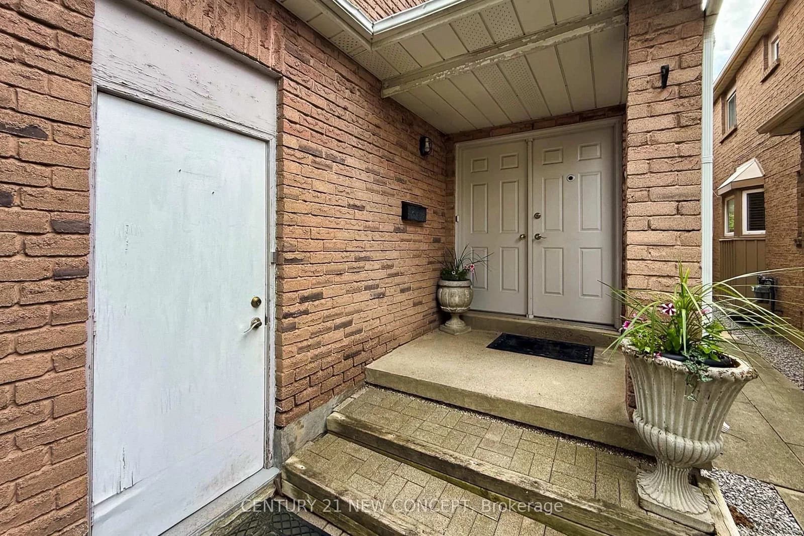 Millcroft Way in Vaughan · Brownridge — photo 3