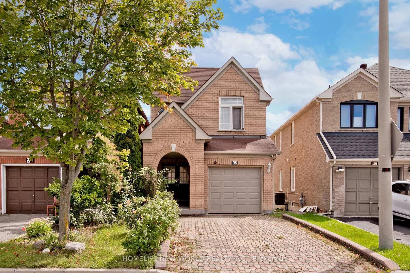 Photo of Charles Brown Road in Markham · Cedarwood