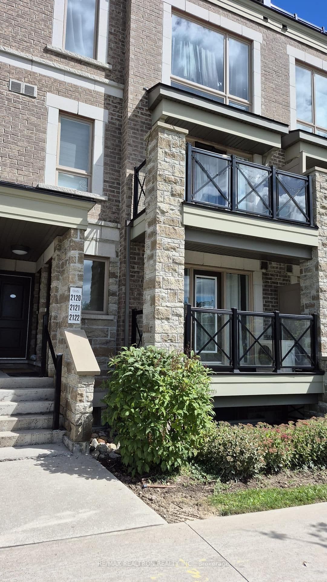 Westmeath Lane in Markham · Cornell — photo 3