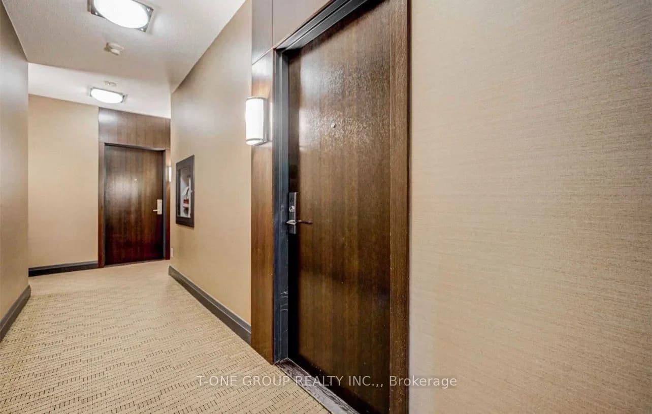 Upper Duke Crescent in Markham · Unionville — photo 2
