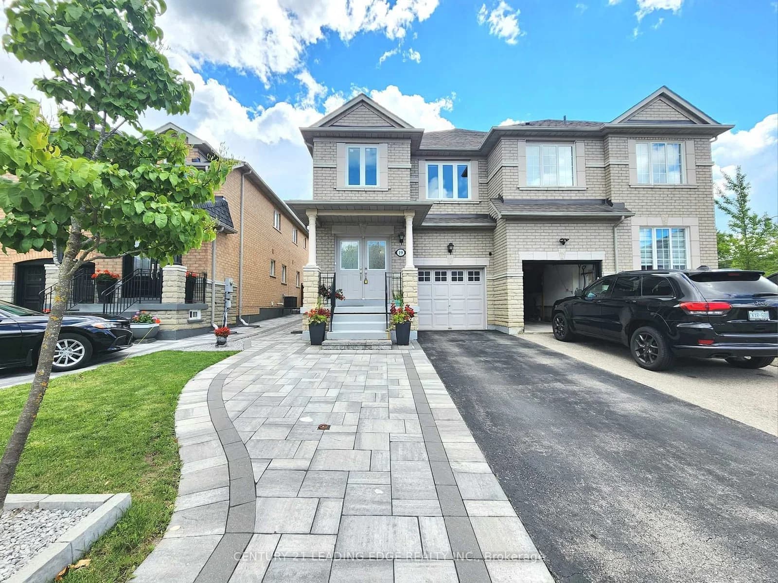 Photo of Kingly Crest Way in Vaughan · Sonoma Heights