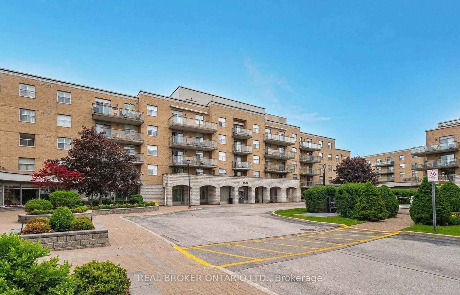 Rutherford Road in Vaughan · Maple — photo 2