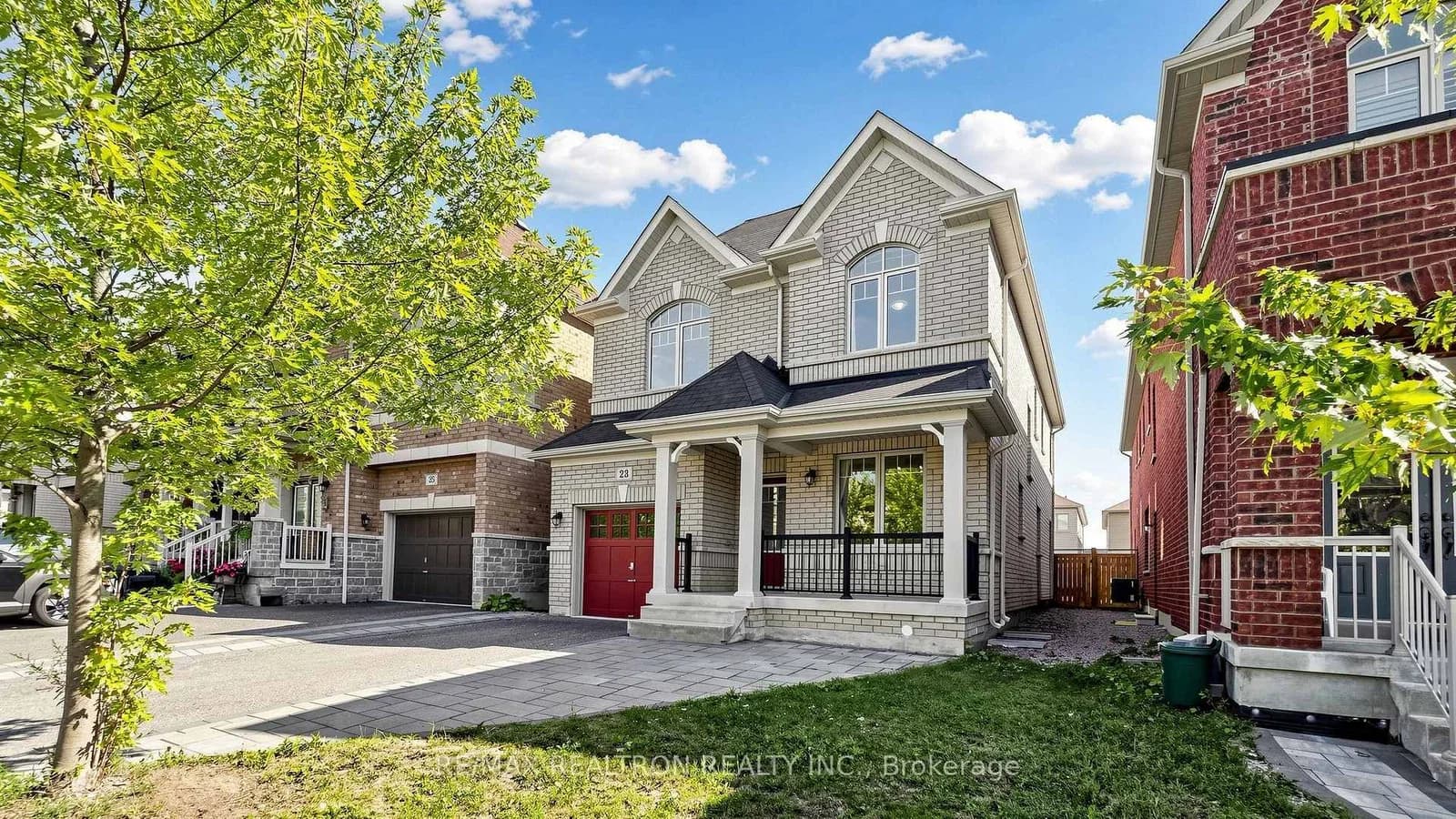 Foxberry Road in East Gwillimbury · Sharon — photo 2
