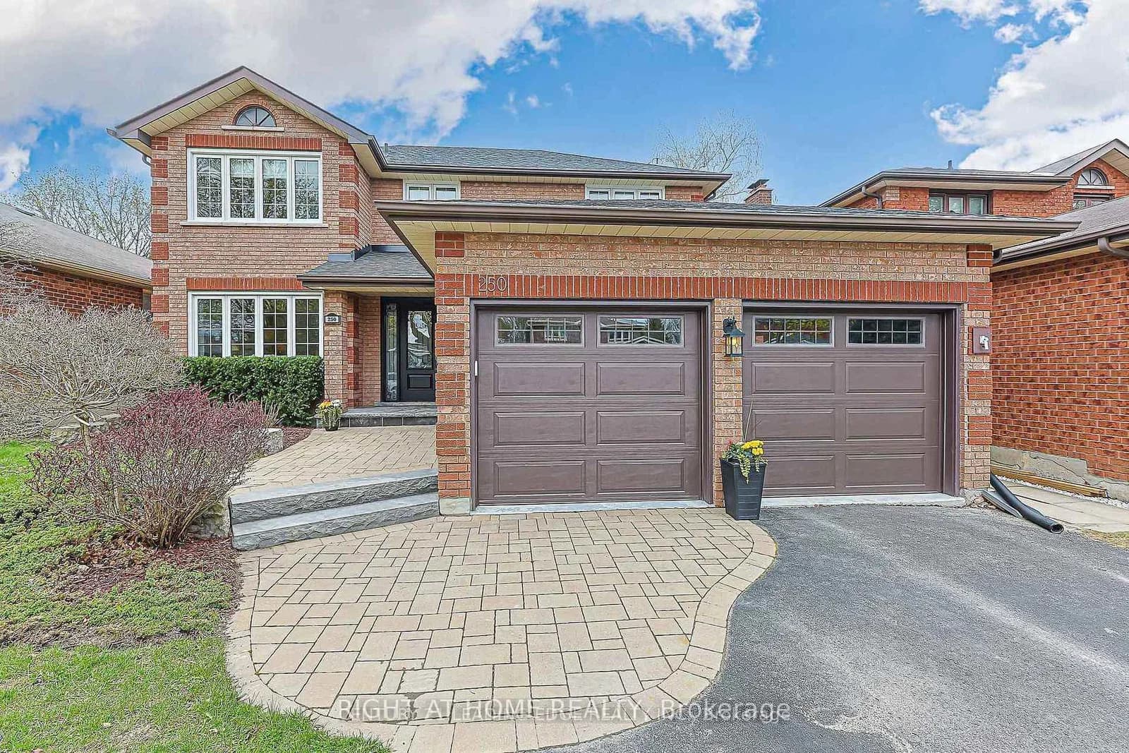 Photo of Hemlock Drive in Whitchurch-Stouffville · Stouffville