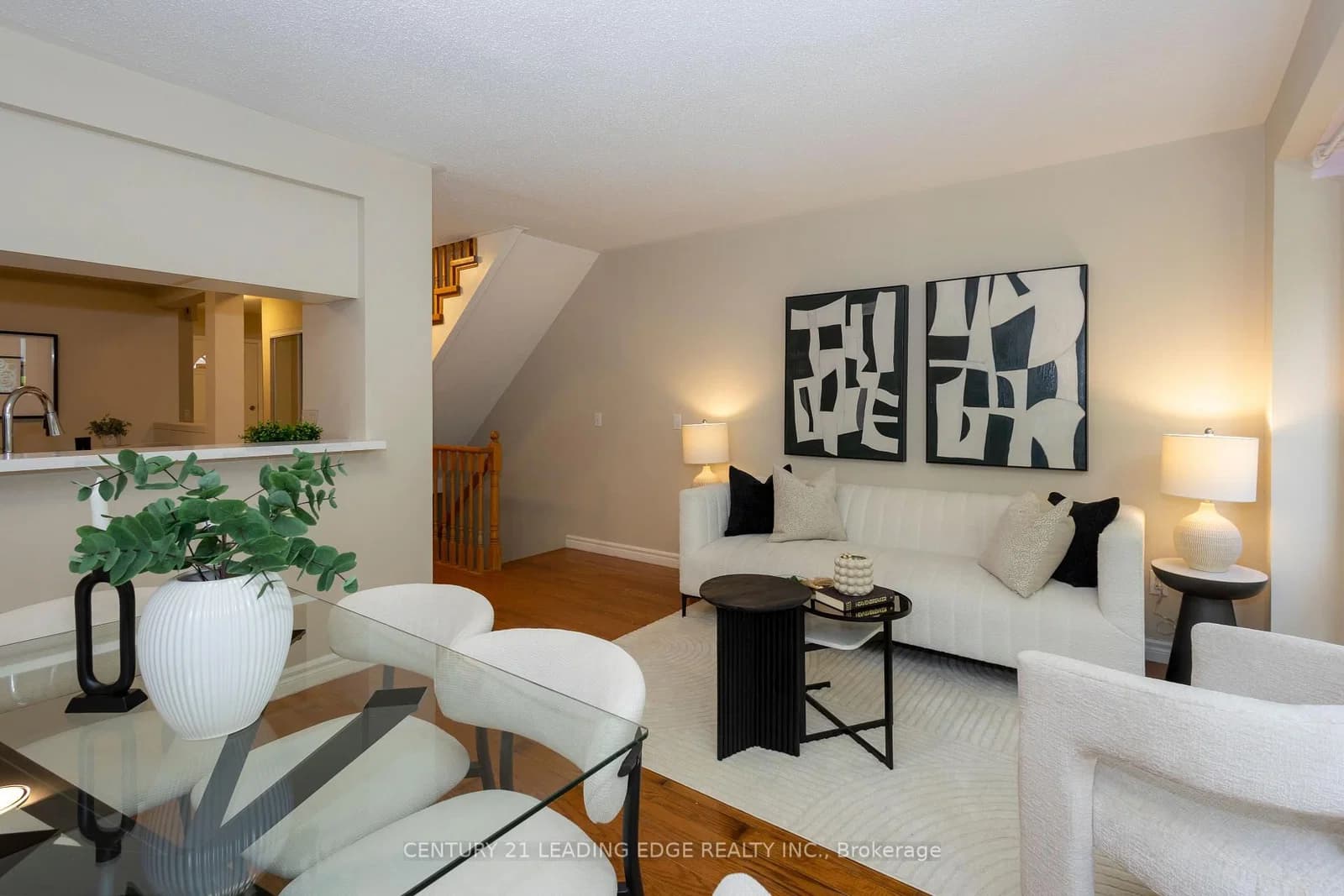 Northern Heights Drive in Richmond Hill · Langstaff — photo 3