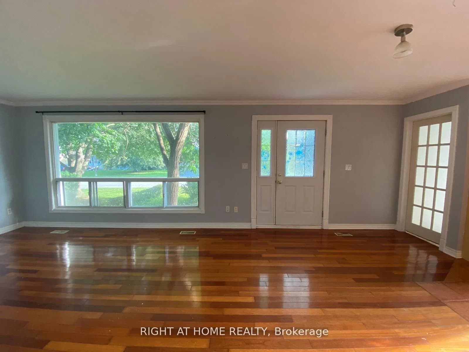 Fernleigh Circle Floor in Richmond Hill · Crosby — photo 2