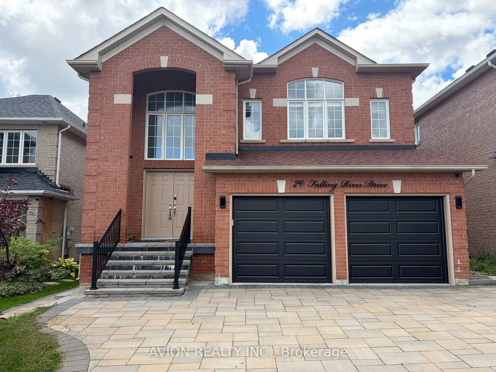 Photo of Falling River Drive/upper in Richmond Hill · Devonsleigh
