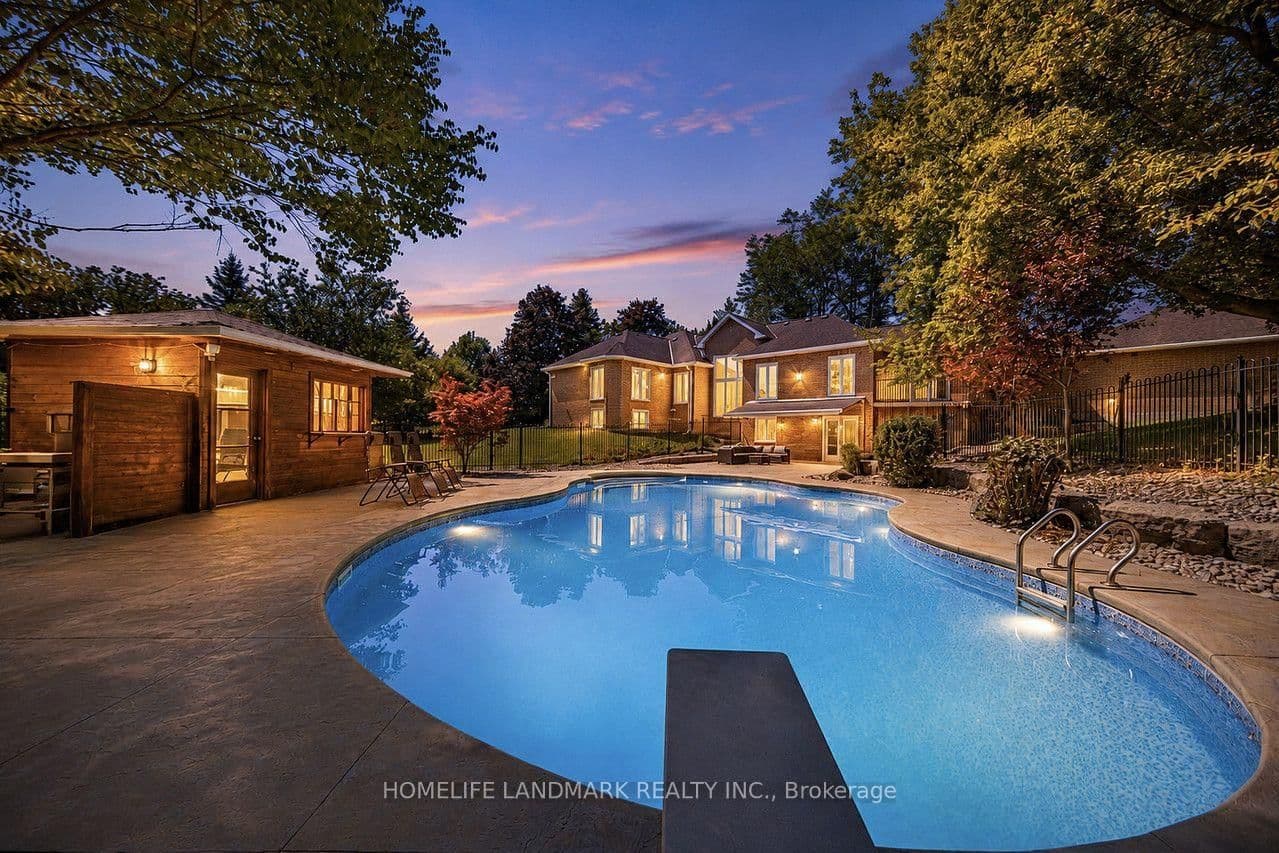Photo of Offord Crescent in Aurora · Bayview Southeast