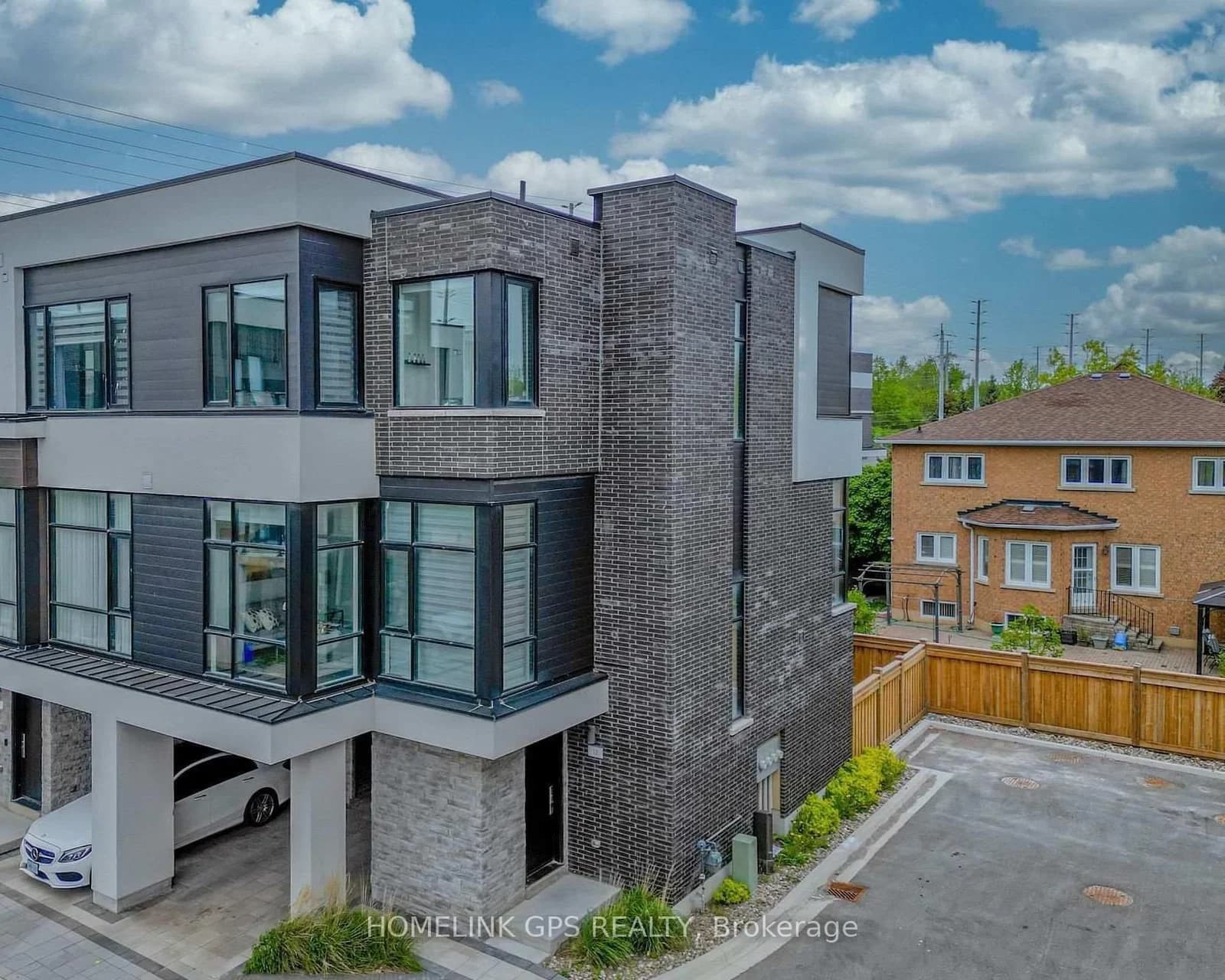 Photo of Hostel Lane in Richmond Hill · North Richvale