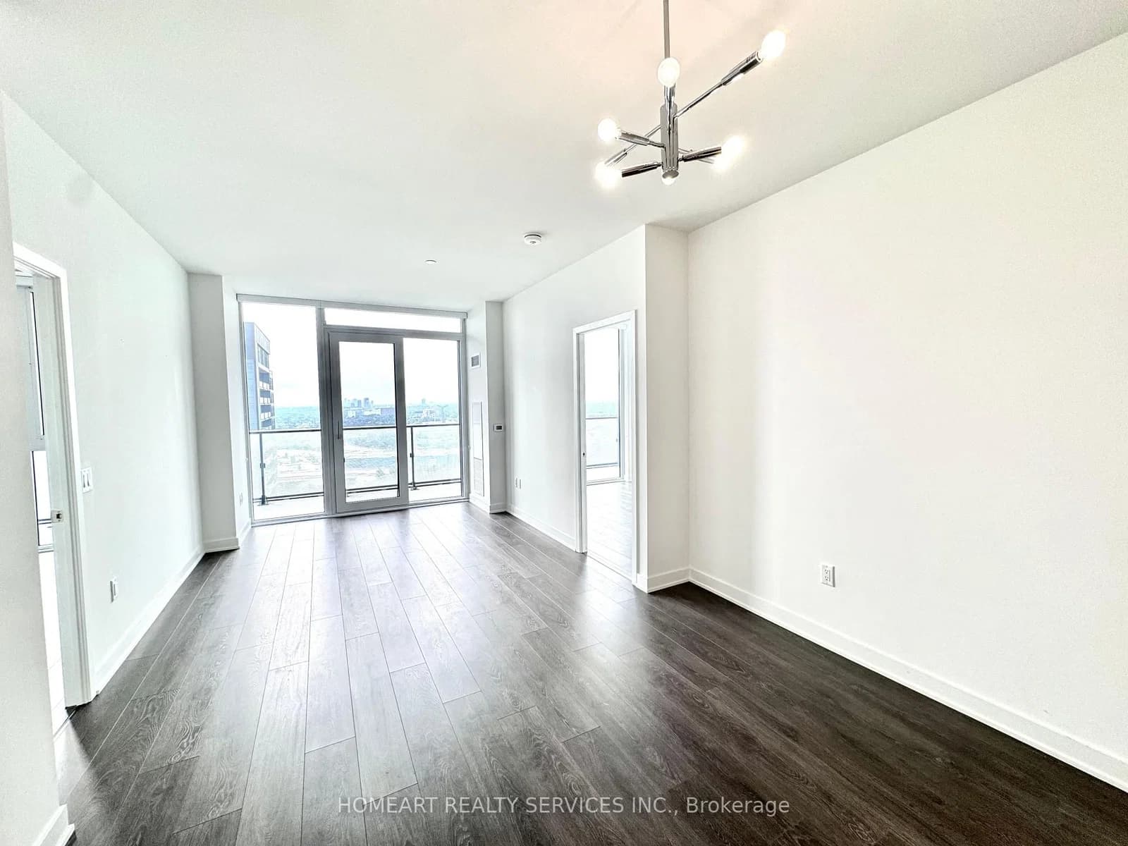 Oneida Crescent in Richmond Hill · Langstaff — photo 2