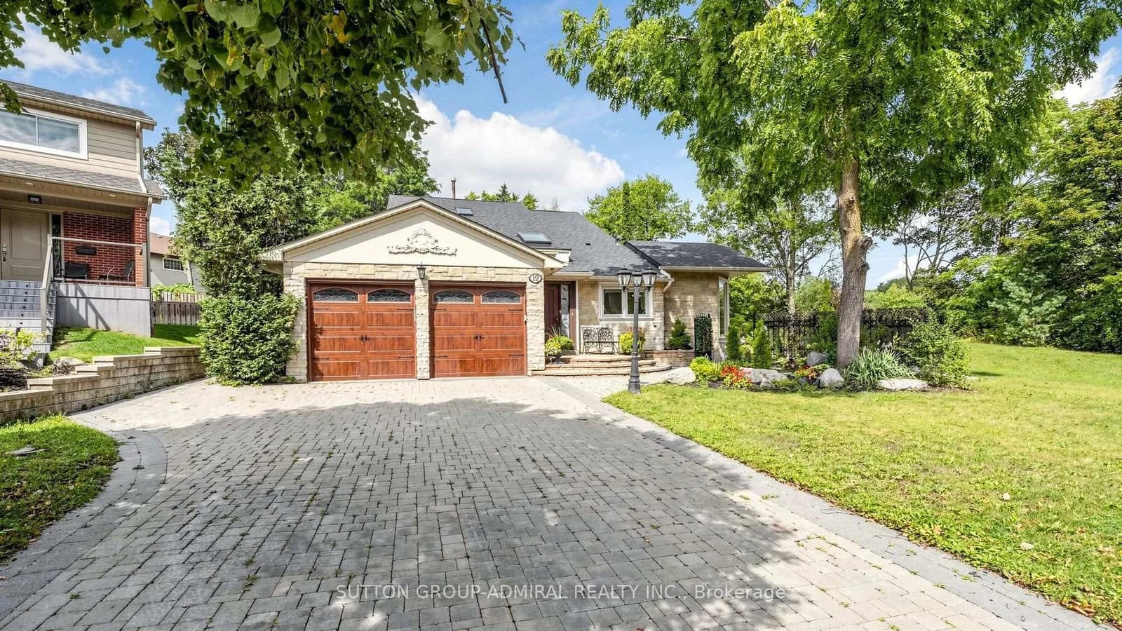 Saunders Lane in Markham · Aileen-Willowbrook — photo 2