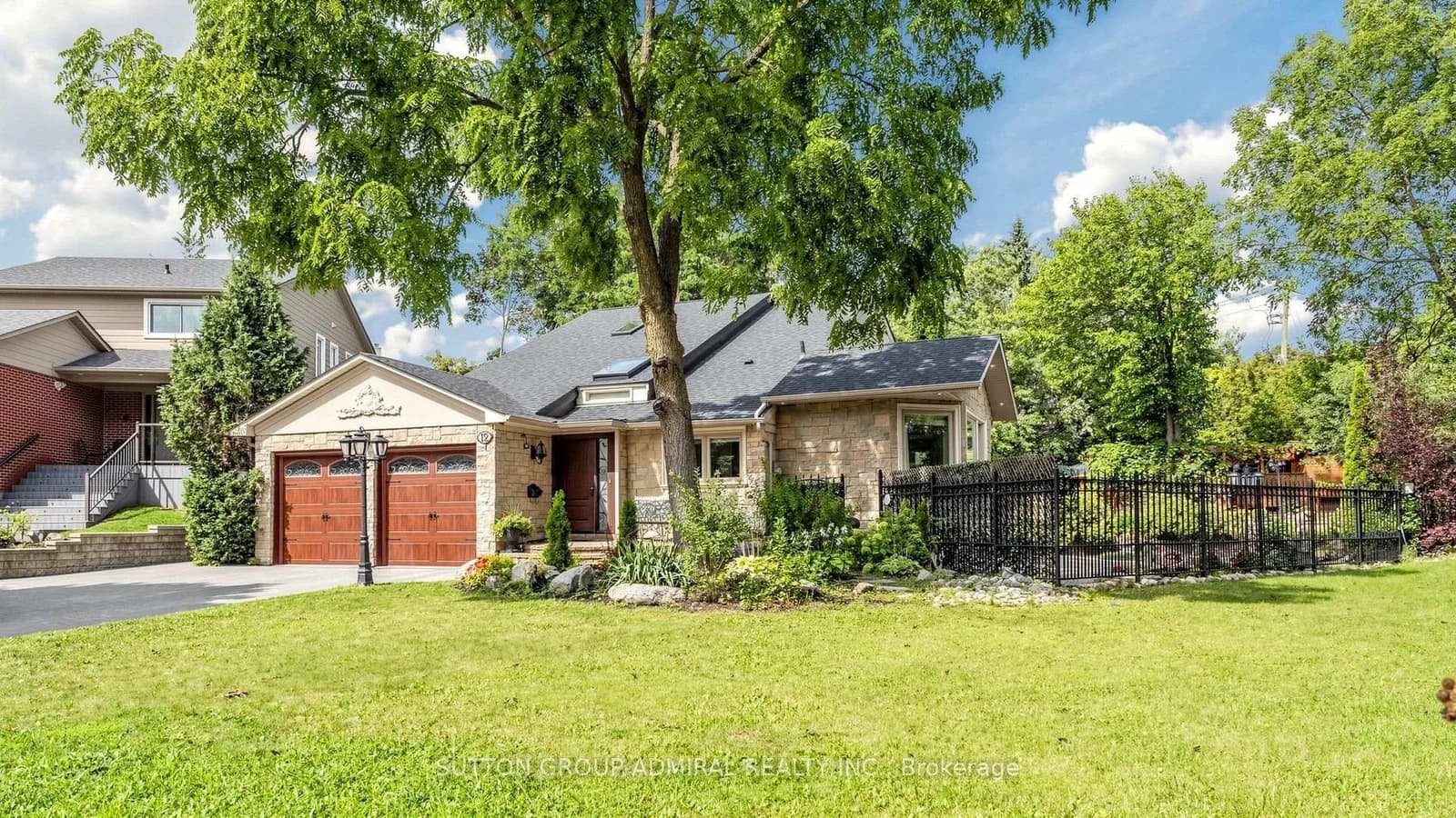 Saunders Lane in Markham · Aileen-Willowbrook — photo 3