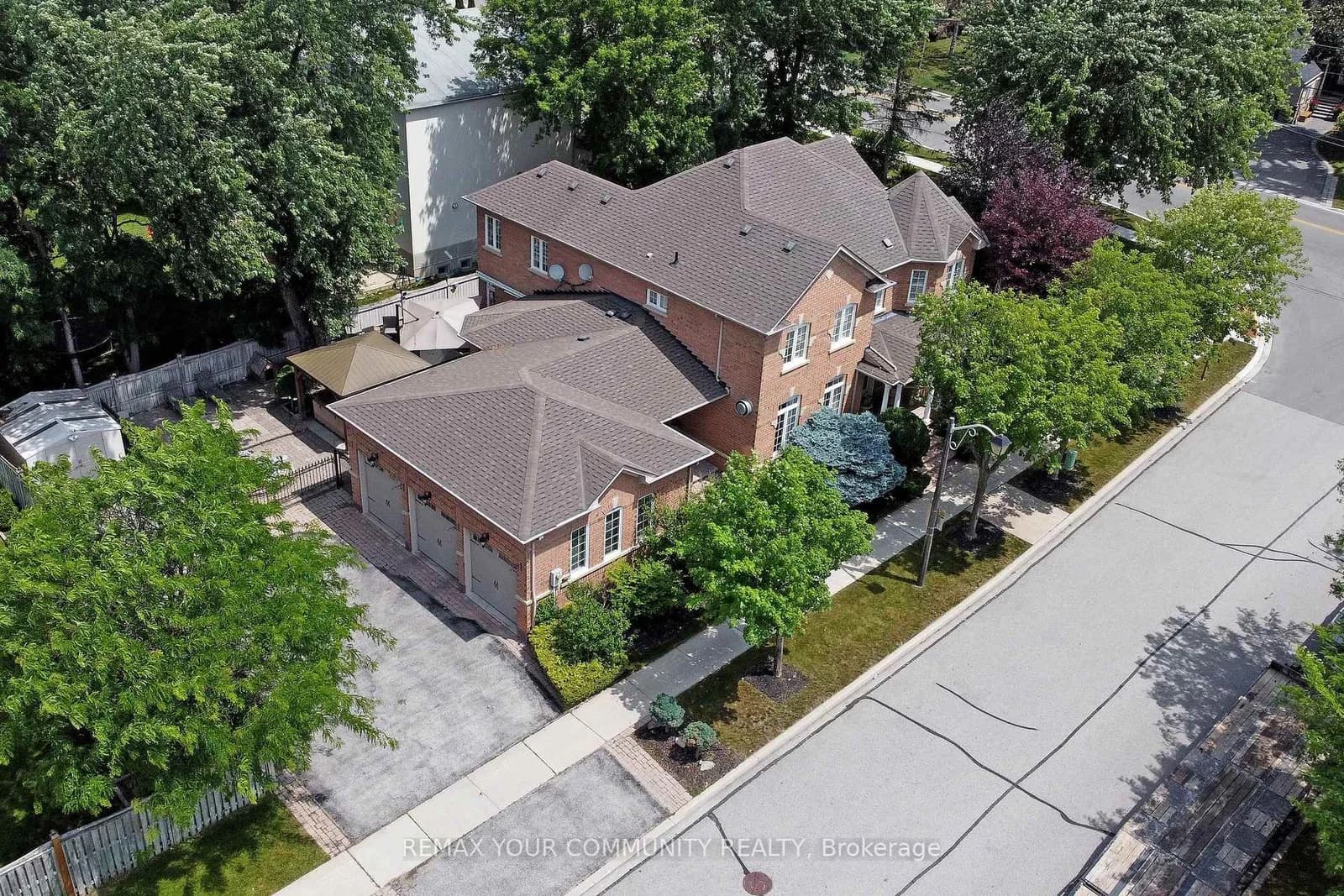 Photo of Winterberry Drive in Markham · Legacy