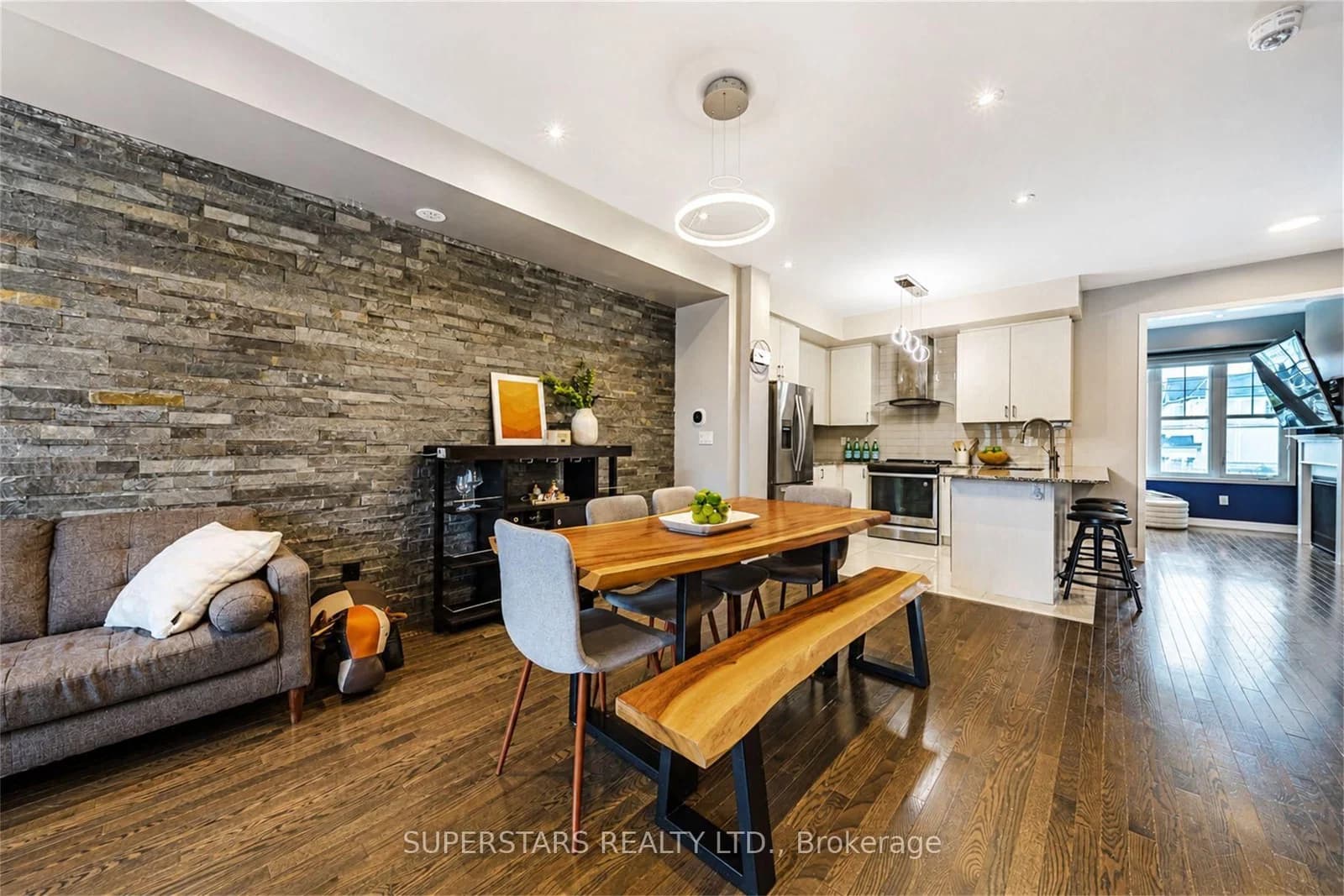 Photo of Bathurst Street in Vaughan · Patterson