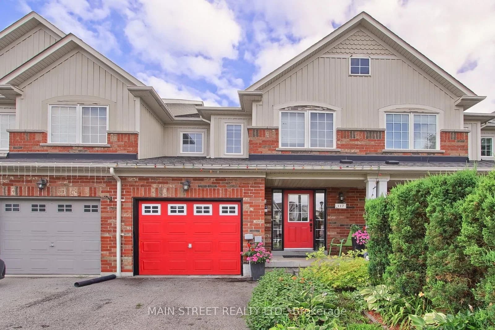 Hammill Heights in East Gwillimbury · Mt Albert — photo 2