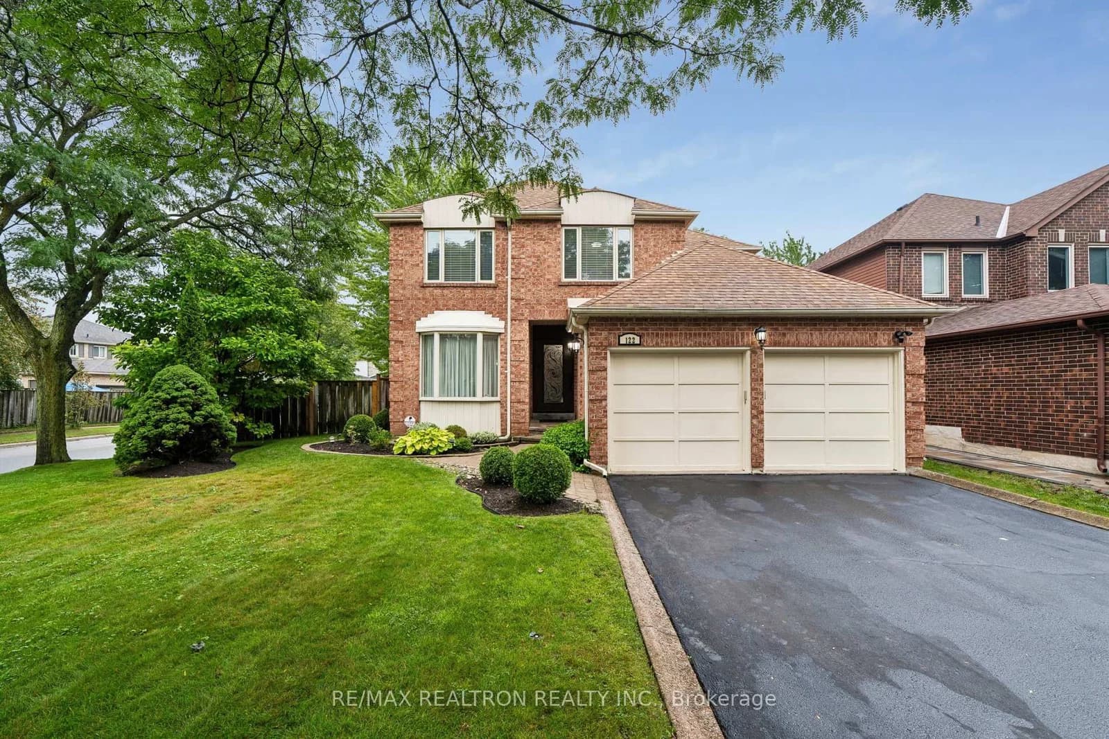 Colvin Crescent in Vaughan · Brownridge — photo 2