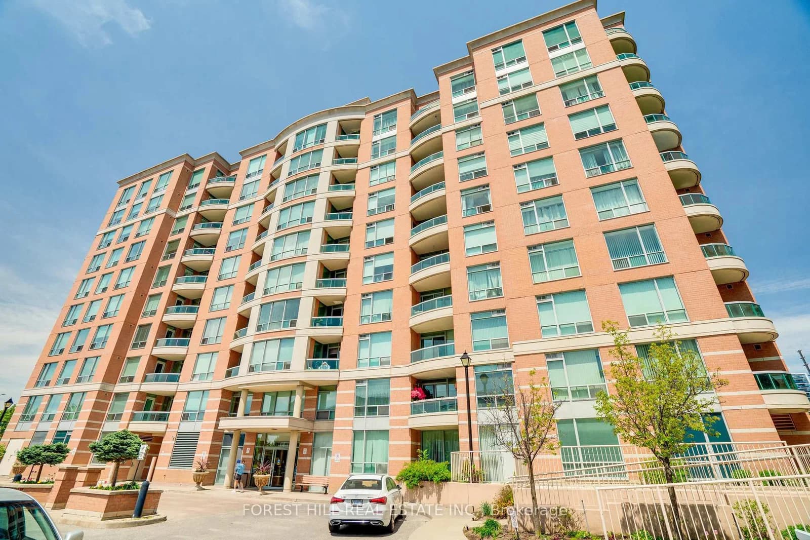 New Westminster Drive in Vaughan · Brownridge — photo 2