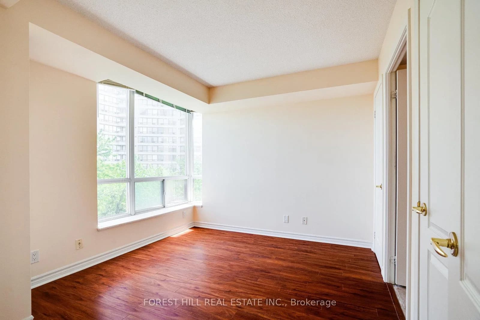New Westminster Drive in Vaughan · Brownridge — photo 3